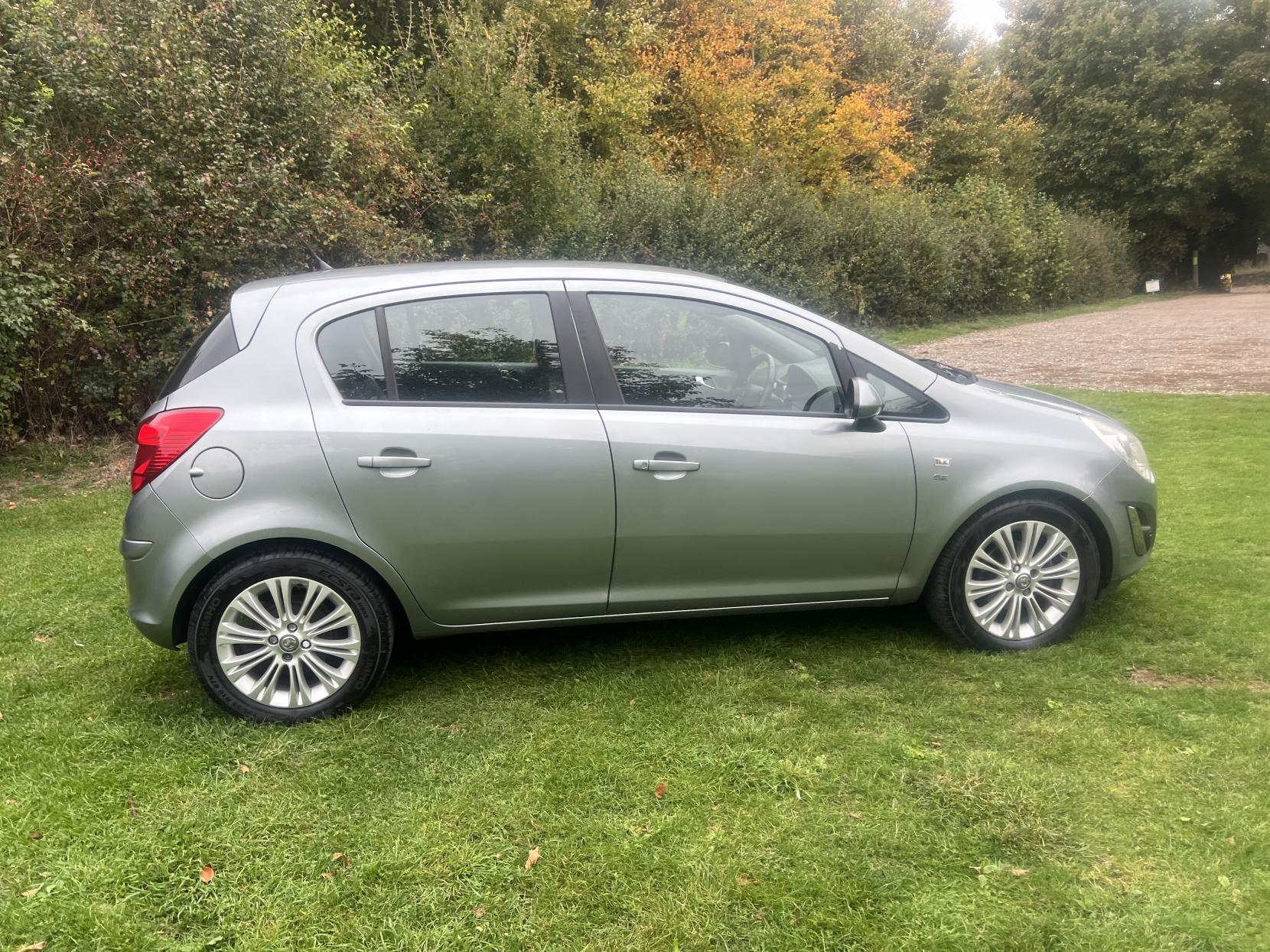 Vauxhall Corsa 1.4 16V SE Hatchback 5dr Petrol Auto Euro 5 (100 ps)