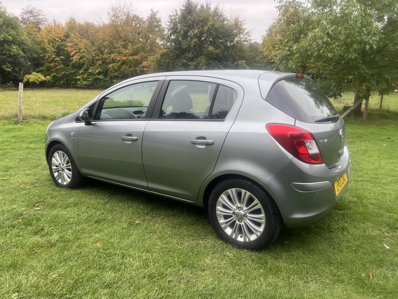 Vauxhall Corsa 1.4 16V SE Hatchback 5dr Petrol Auto Euro 5 (100 ps)
