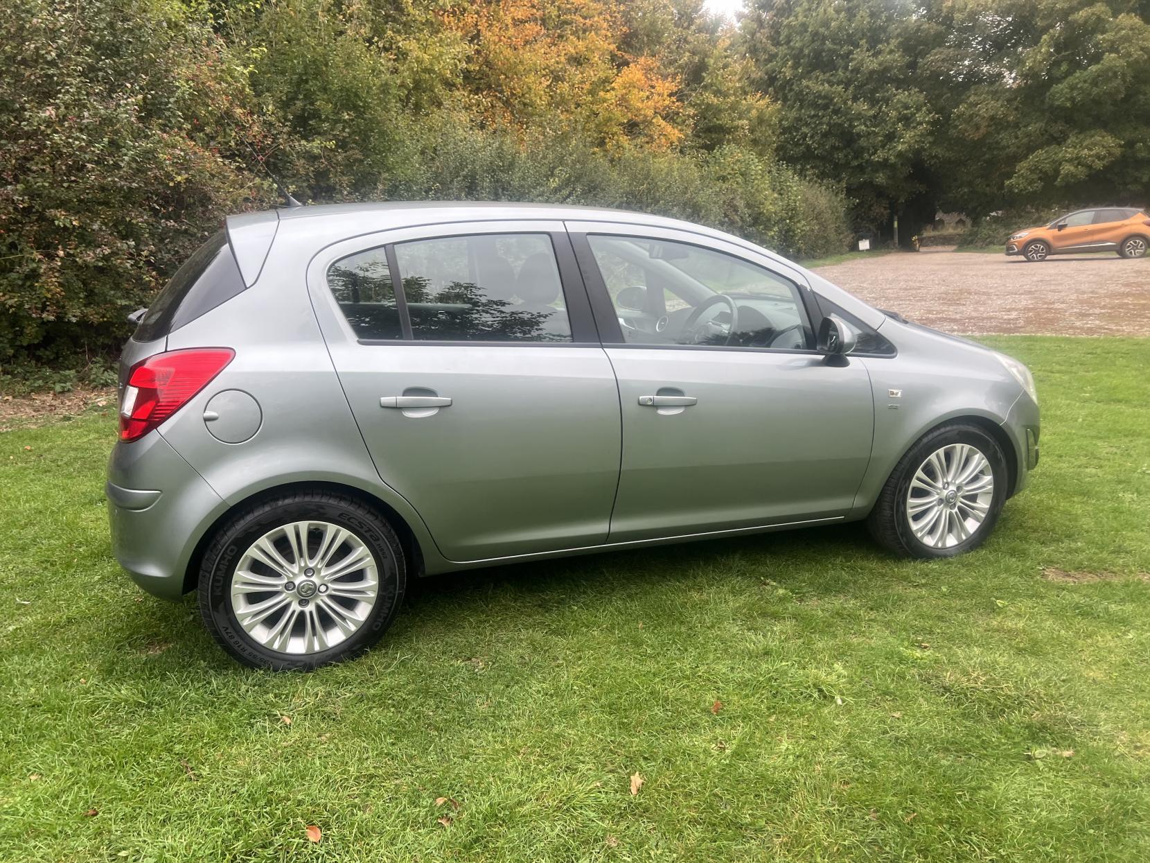 Vauxhall Corsa 1.4 16V SE Hatchback 5dr Petrol Auto Euro 5 (100 ps)