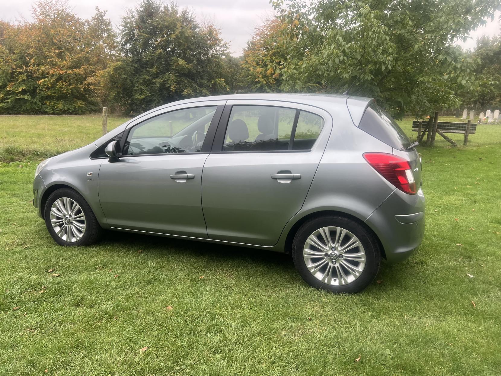 Vauxhall Corsa 1.4 16V SE Hatchback 5dr Petrol Auto Euro 5 (100 ps)