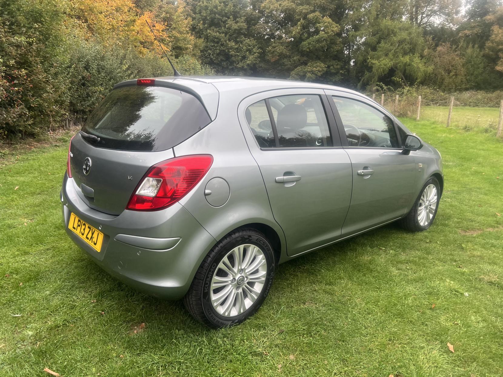 Vauxhall Corsa 1.4 16V SE Hatchback 5dr Petrol Auto Euro 5 (100 ps)