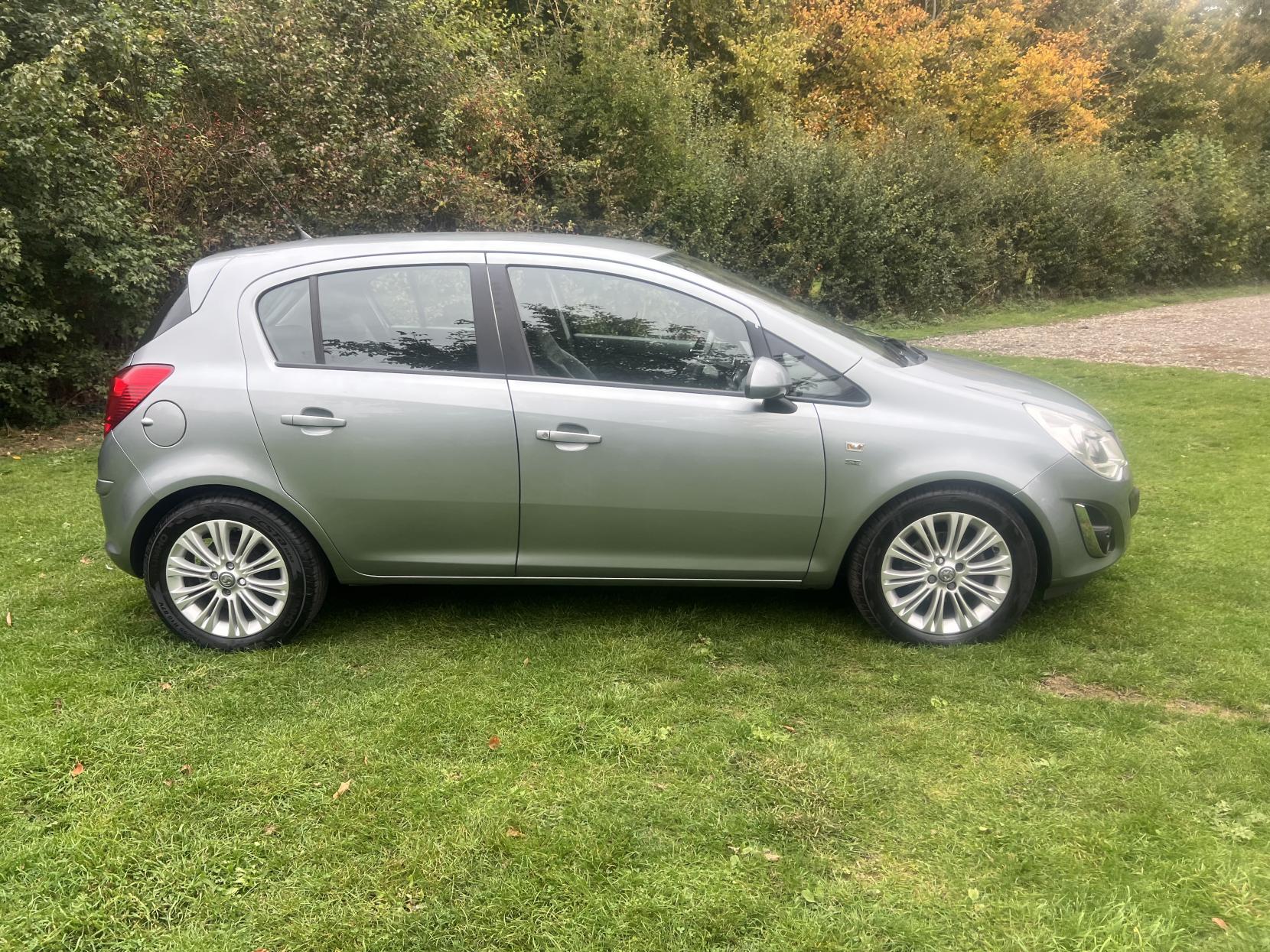 Vauxhall Corsa 1.4 16V SE Hatchback 5dr Petrol Auto Euro 5 (100 ps)