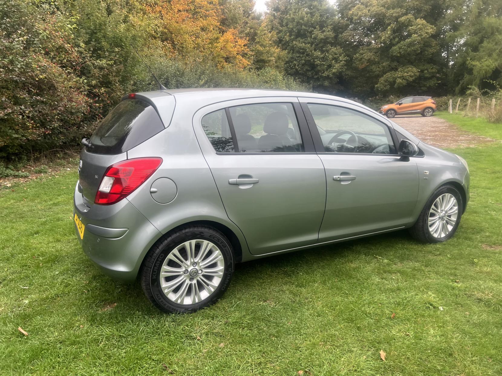Vauxhall Corsa 1.4 16V SE Hatchback 5dr Petrol Auto Euro 5 (100 ps)