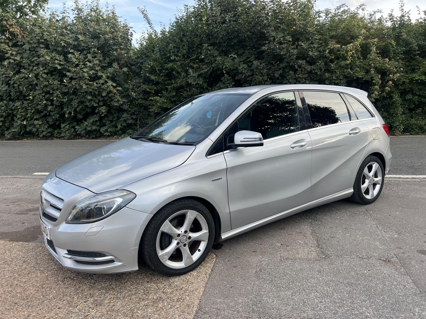 Mercedes-Benz B Class 1.6 B180 BlueEfficiency Sport MPV 5dr Petrol 7G-DCT Euro 5 (s/s) (122 ps)