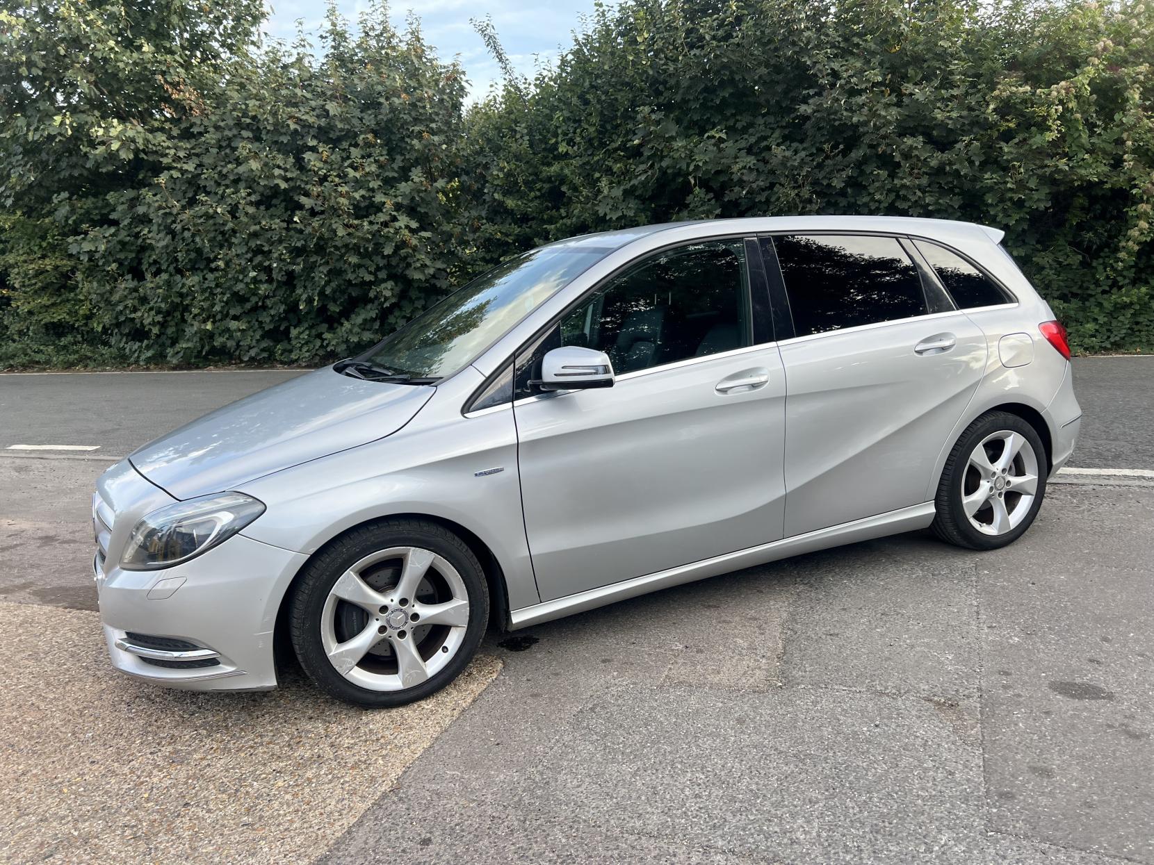 Mercedes-Benz B Class 1.6 B180 BlueEfficiency Sport MPV 5dr Petrol 7G-DCT Euro 5 (s/s) (122 ps)