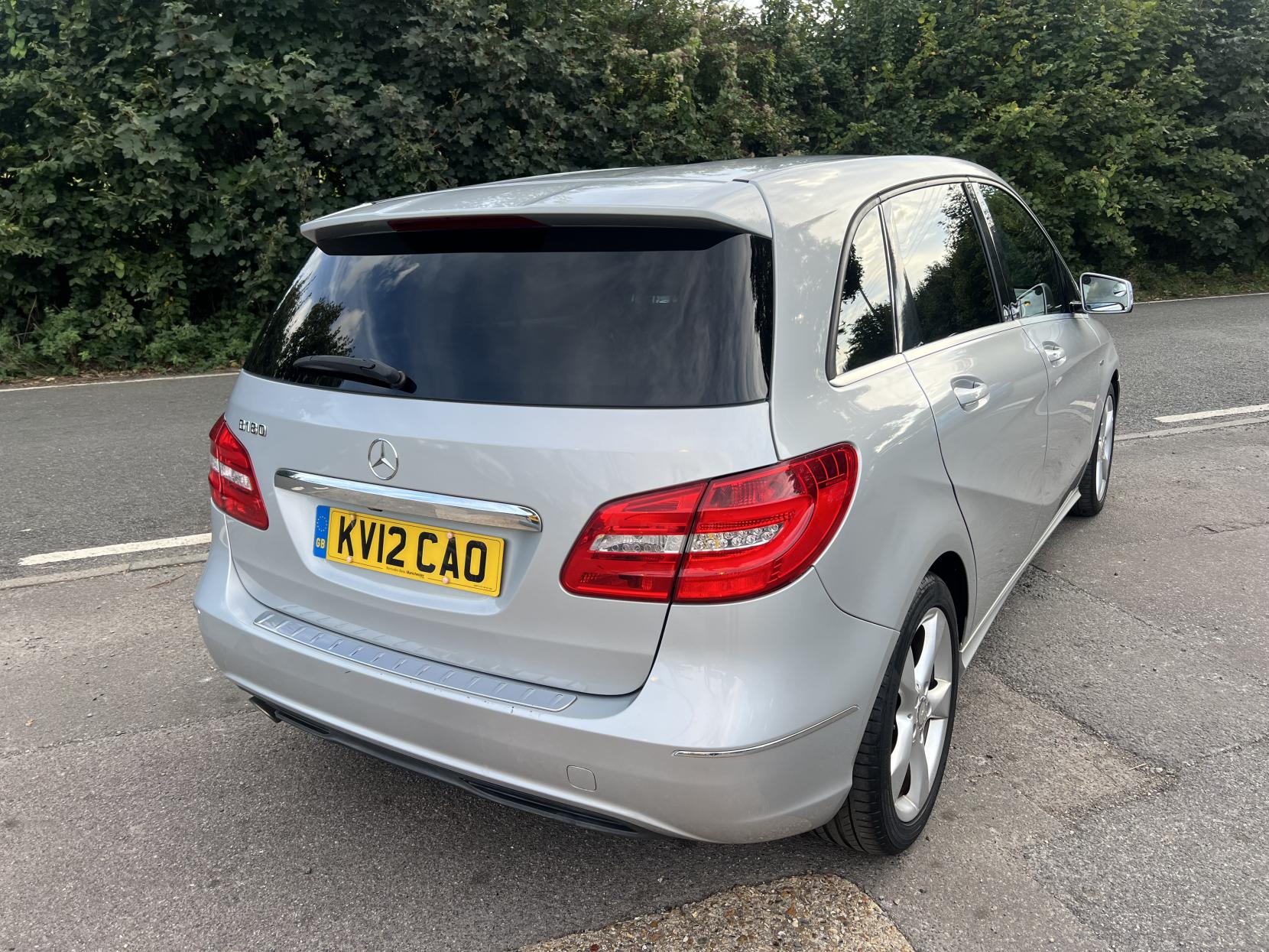 Mercedes-Benz B Class 1.6 B180 BlueEfficiency Sport MPV 5dr Petrol 7G-DCT Euro 5 (s/s) (122 ps)