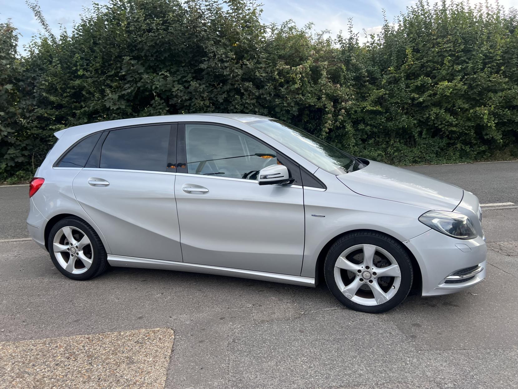 Mercedes-Benz B Class 1.6 B180 BlueEfficiency Sport MPV 5dr Petrol 7G-DCT Euro 5 (s/s) (122 ps)