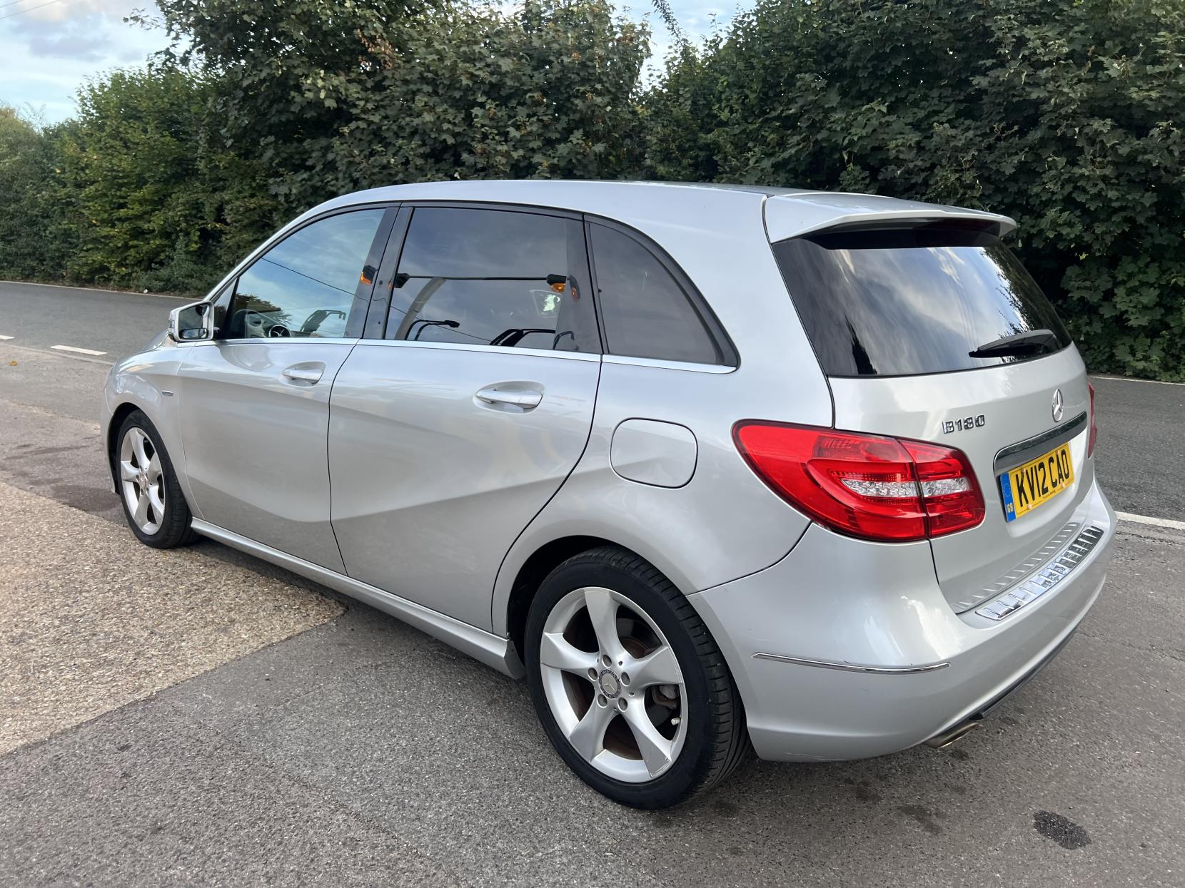 Mercedes-Benz B Class 1.6 B180 BlueEfficiency Sport MPV 5dr Petrol 7G-DCT Euro 5 (s/s) (122 ps)