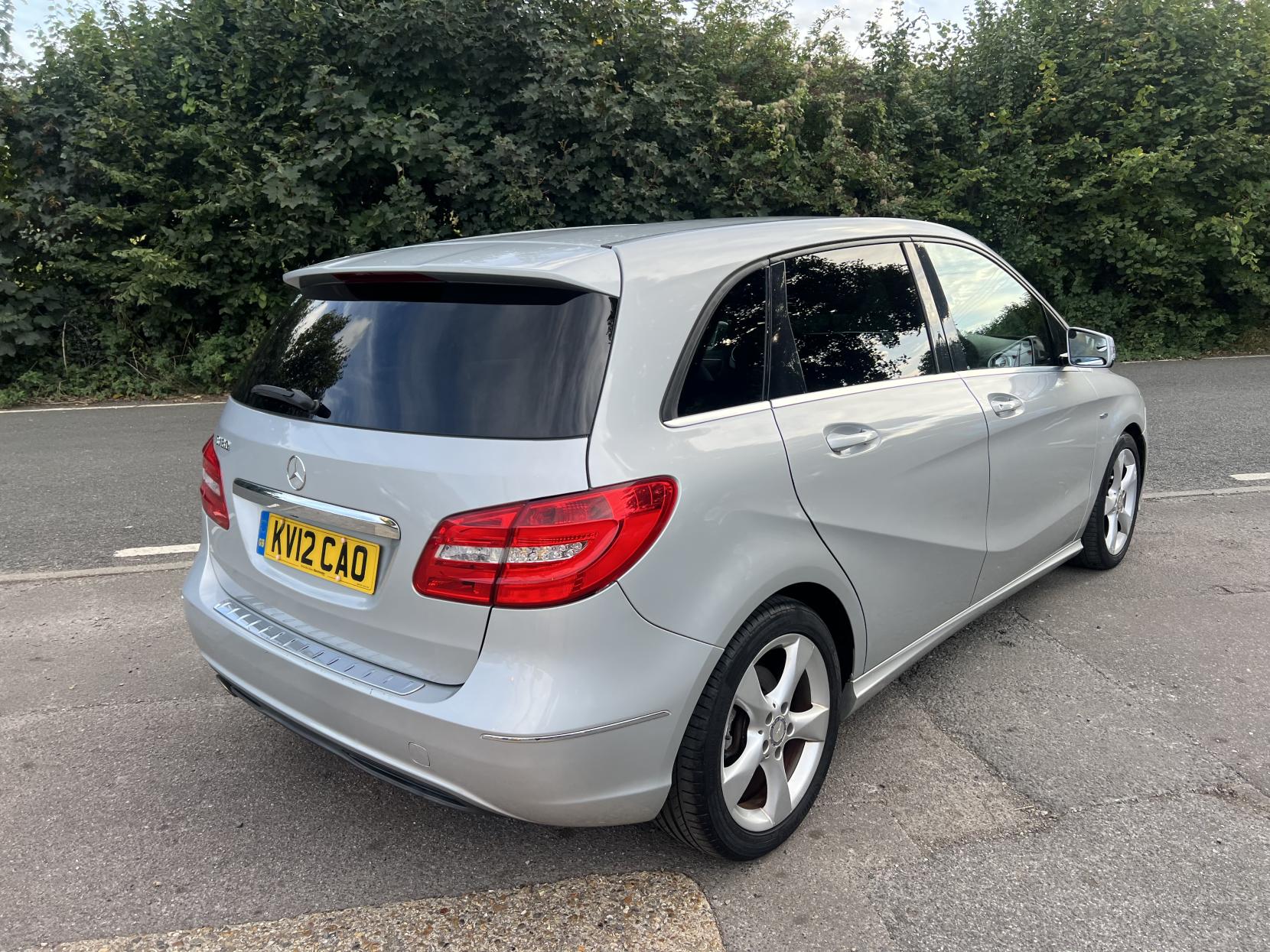 Mercedes-Benz B Class 1.6 B180 BlueEfficiency Sport MPV 5dr Petrol 7G-DCT Euro 5 (s/s) (122 ps)