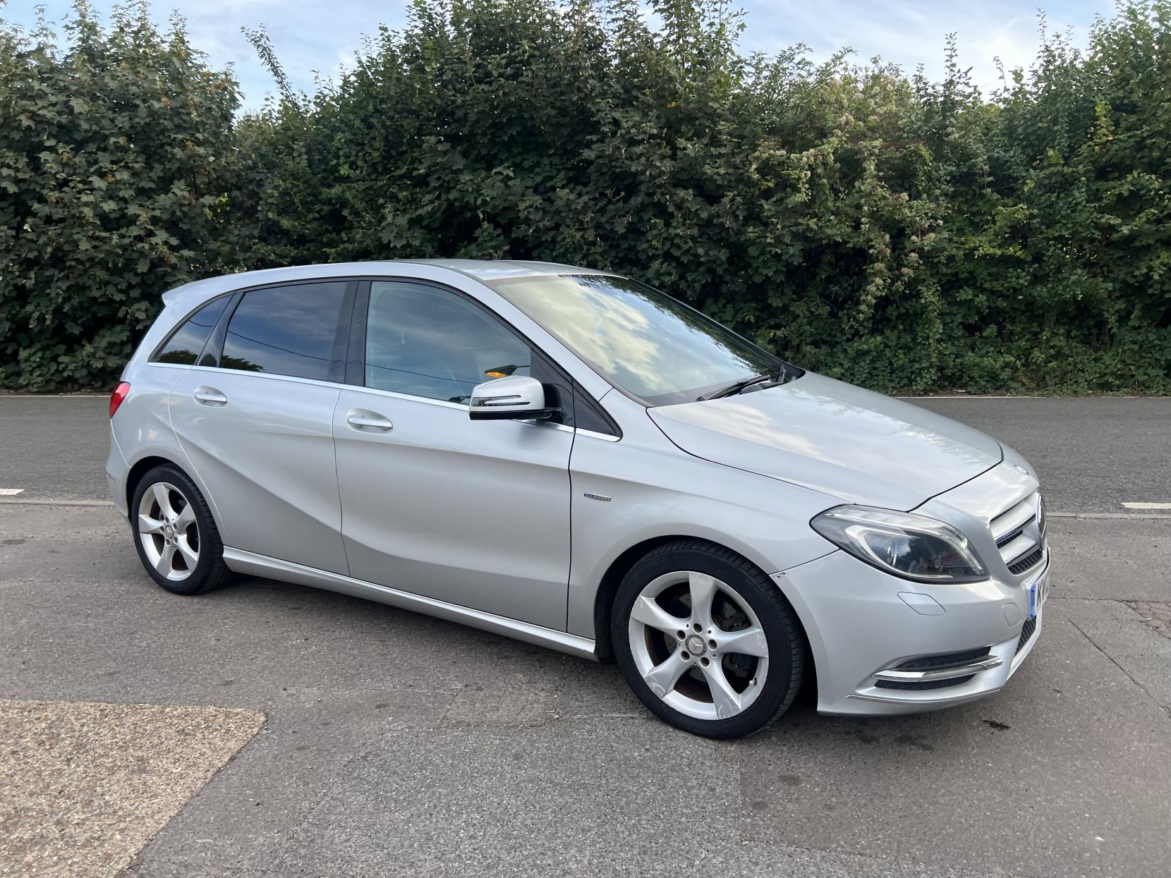 Mercedes-Benz B Class 1.6 B180 BlueEfficiency Sport MPV 5dr Petrol 7G-DCT Euro 5 (s/s) (122 ps)