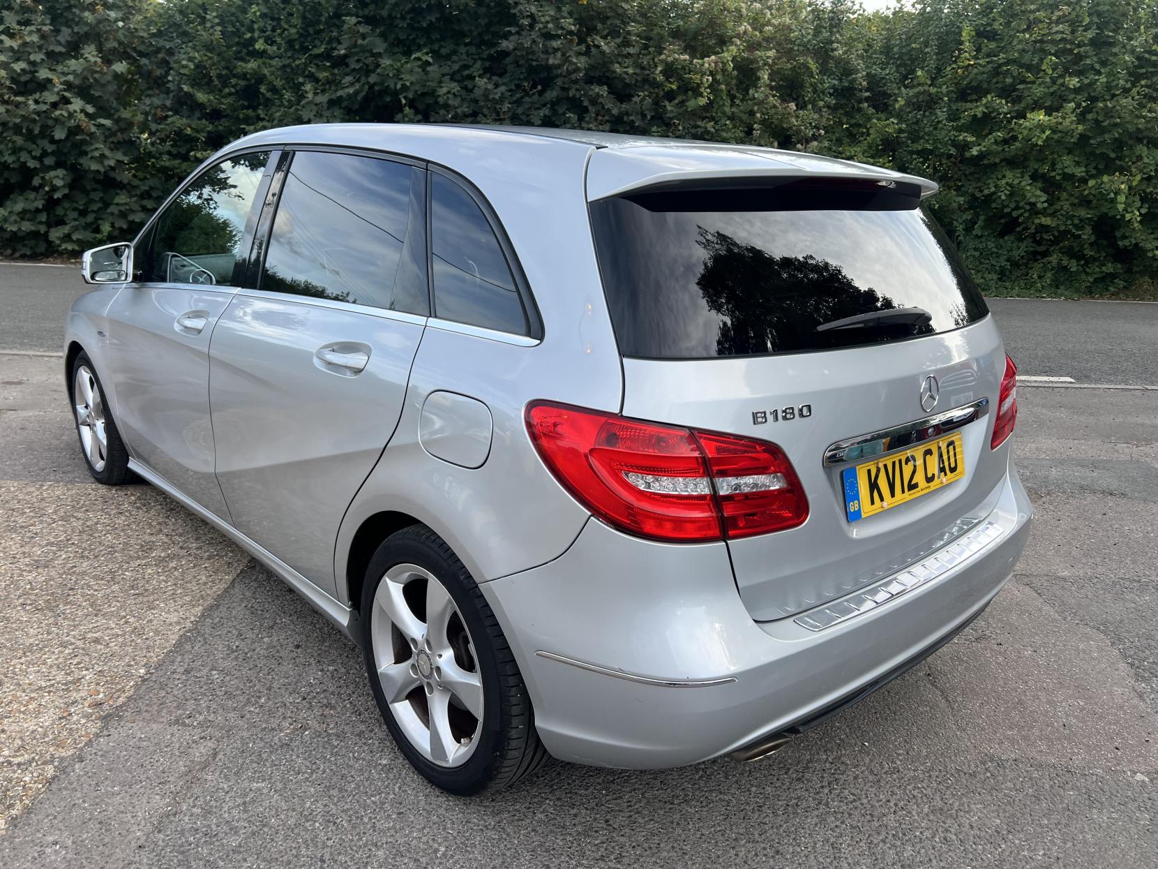 Mercedes-Benz B Class 1.6 B180 BlueEfficiency Sport MPV 5dr Petrol 7G-DCT Euro 5 (s/s) (122 ps)