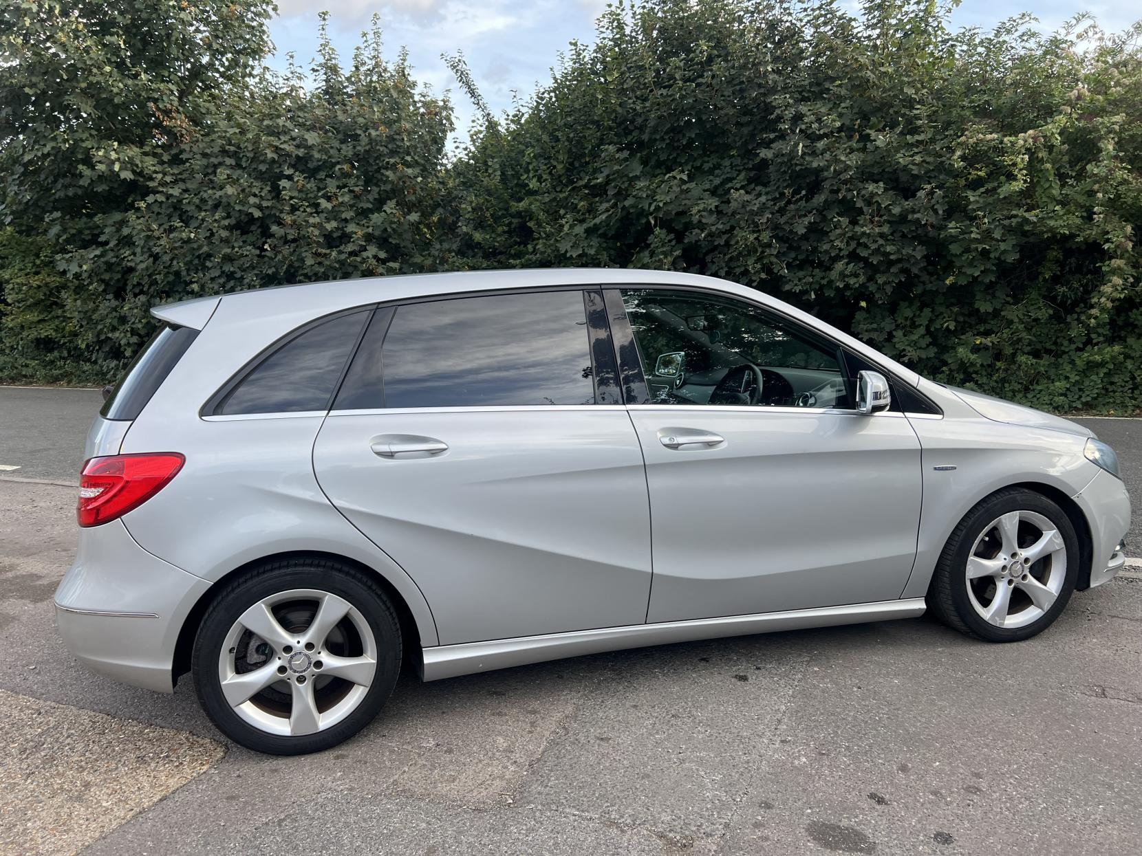 Mercedes-Benz B Class 1.6 B180 BlueEfficiency Sport MPV 5dr Petrol 7G-DCT Euro 5 (s/s) (122 ps)