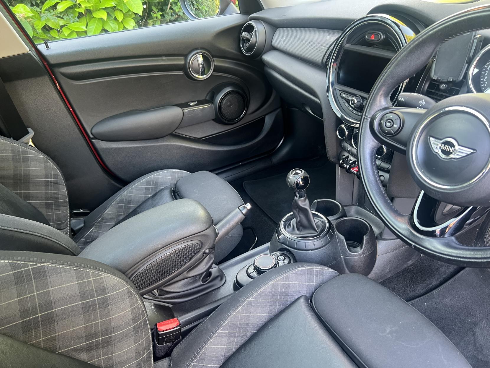 MINI Hatch 1.5 Cooper Hatchback 5dr Petrol Manual Euro 6 (s/s) (136 ps)