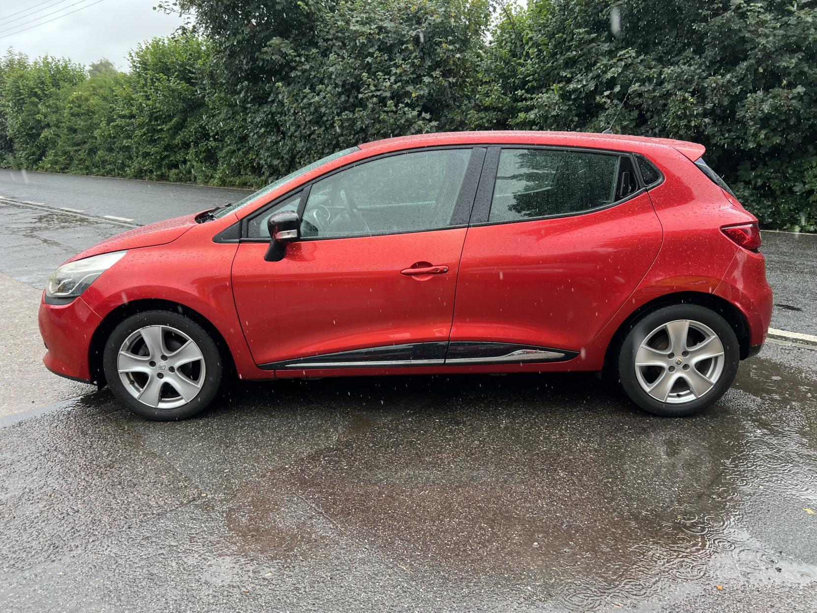Renault Clio 1.2 16V Dynamique Nav Hatchback 5dr Petrol Manual Euro 6 (75 ps)