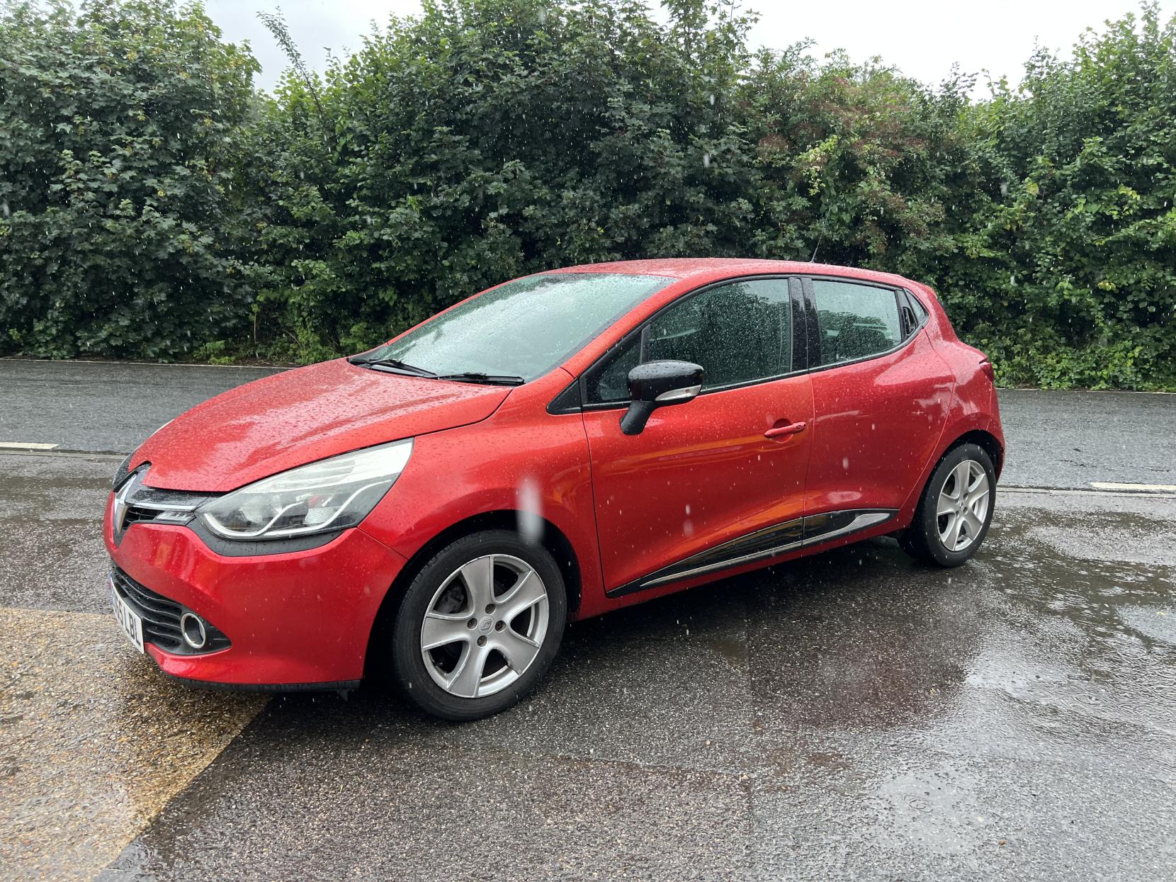 Renault Clio 1.2 16V Dynamique Nav Hatchback 5dr Petrol Manual Euro 6 (75 ps)