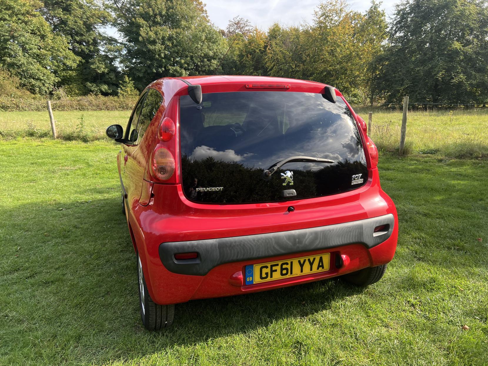 Peugeot 107 1.0 12V Sportium Hatchback 3dr Petrol Manual Euro 5 (68 ps)