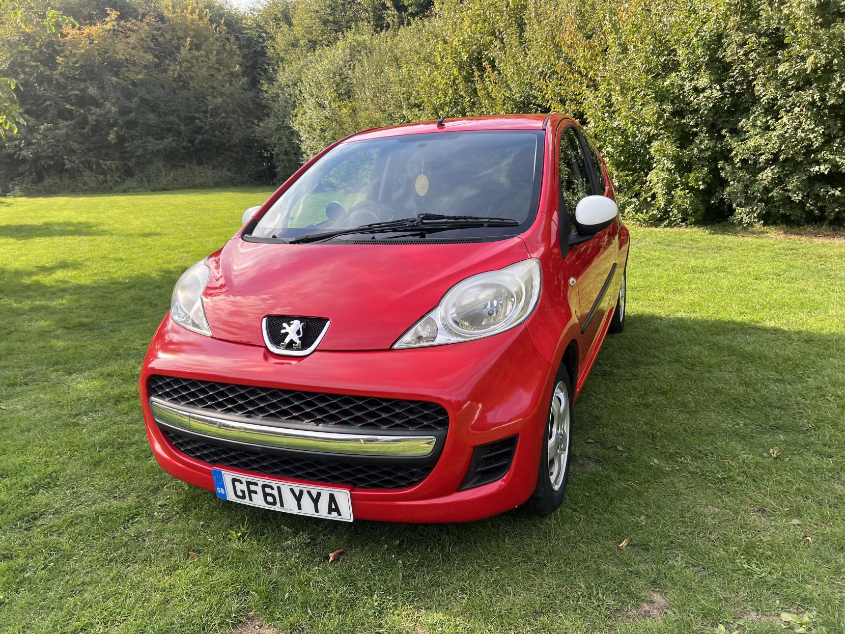Peugeot 107 1.0 12V Sportium Hatchback 3dr Petrol Manual Euro 5 (68 ps)