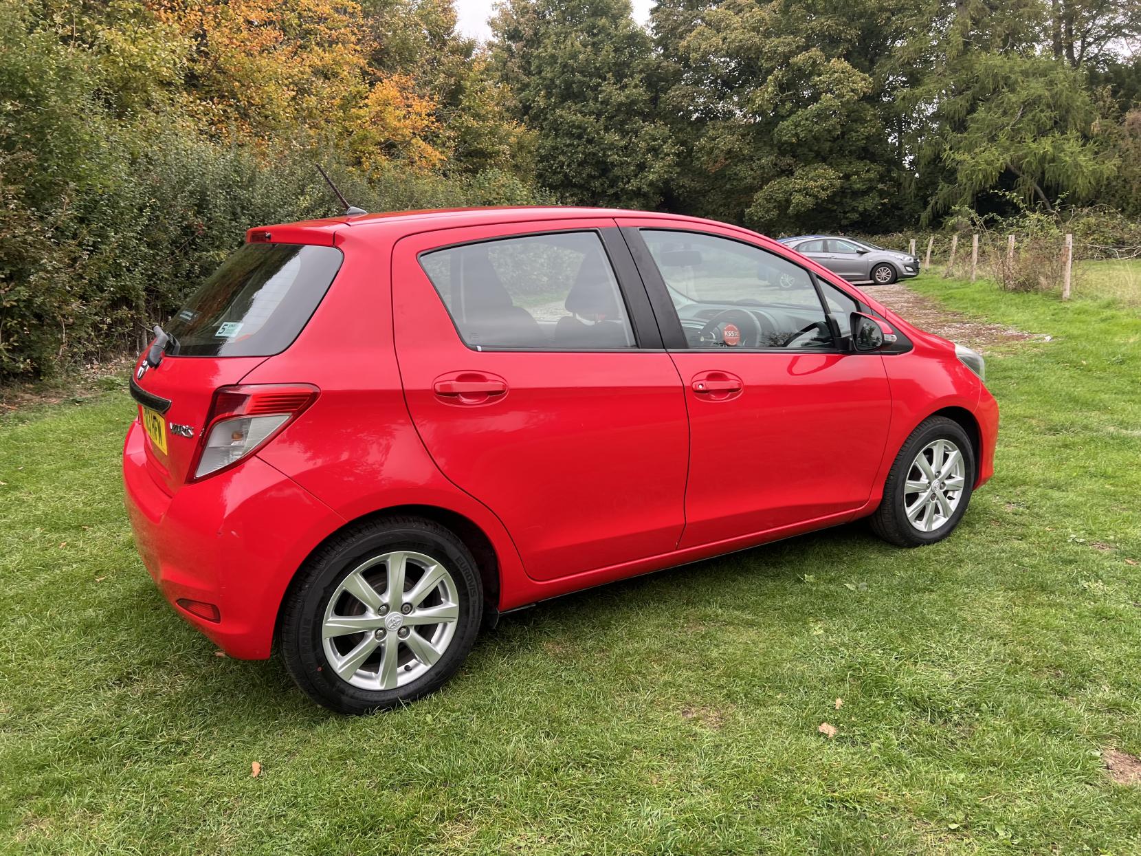Toyota Yaris 1.33 Dual VVT-i TR Hatchback 5dr Petrol Manual Euro 5 (101 ps)