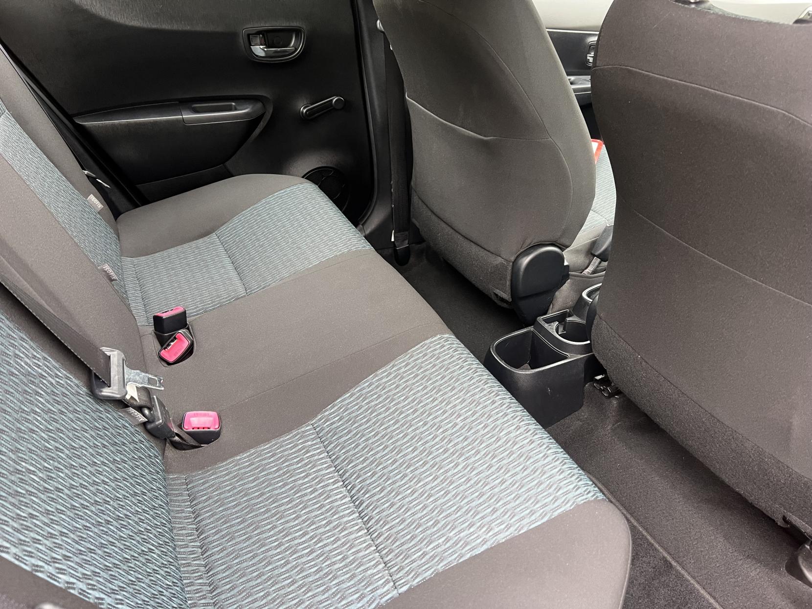Toyota Yaris 1.33 Dual VVT-i TR Hatchback 5dr Petrol Manual Euro 5 (101 ps)