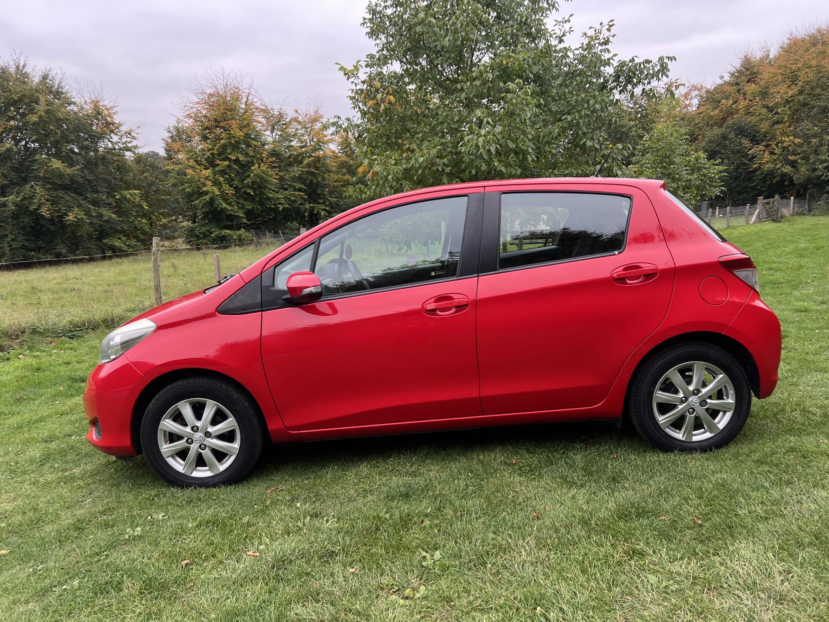 Toyota Yaris 1.33 Dual VVT-i TR Hatchback 5dr Petrol Manual Euro 5 (101 ps)