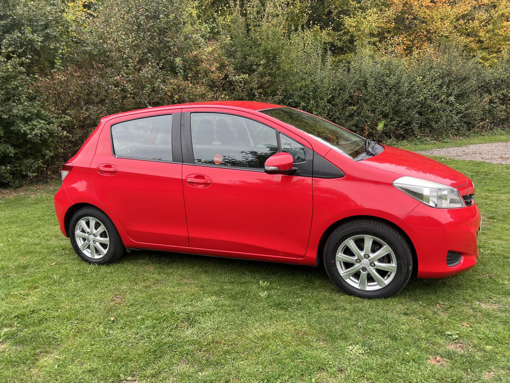 Toyota Yaris 1.33 Dual VVT-i TR Hatchback 5dr Petrol Manual Euro 5 (101 ps)