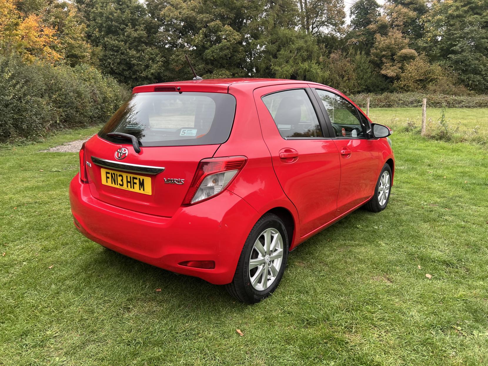 Toyota Yaris 1.33 Dual VVT-i TR Hatchback 5dr Petrol Manual Euro 5 (101 ps)