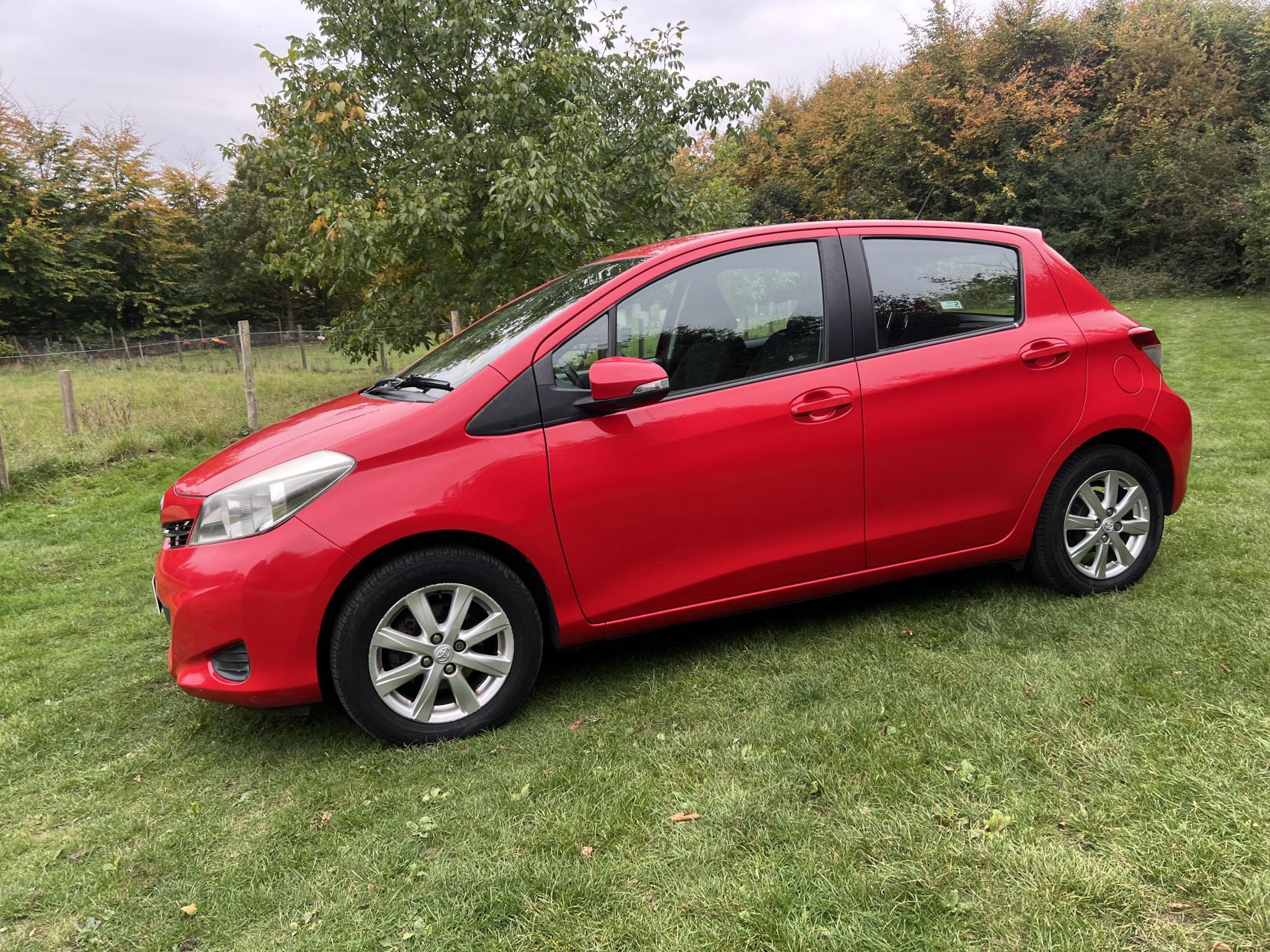 Toyota Yaris 1.33 Dual VVT-i TR Hatchback 5dr Petrol Manual Euro 5 (101 ps)