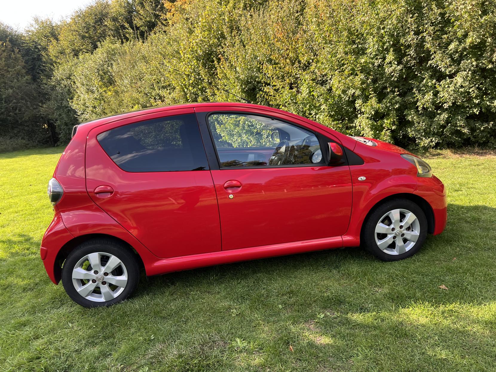 Toyota AYGO 1.0 VVT-i Move Hatchback 5dr Petrol Manual Euro 5 (68 ps)