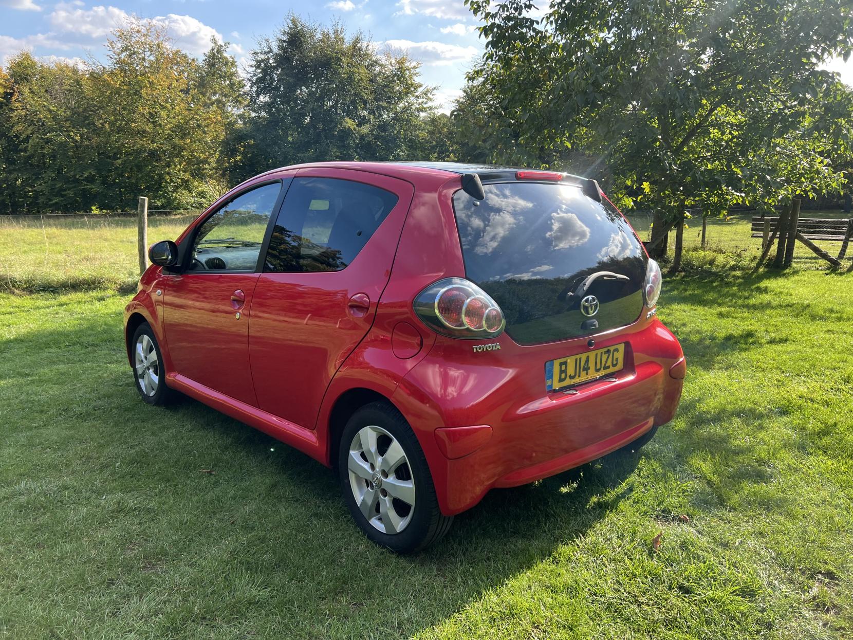 Toyota AYGO 1.0 VVT-i Move Hatchback 5dr Petrol Manual Euro 5 (68 ps)