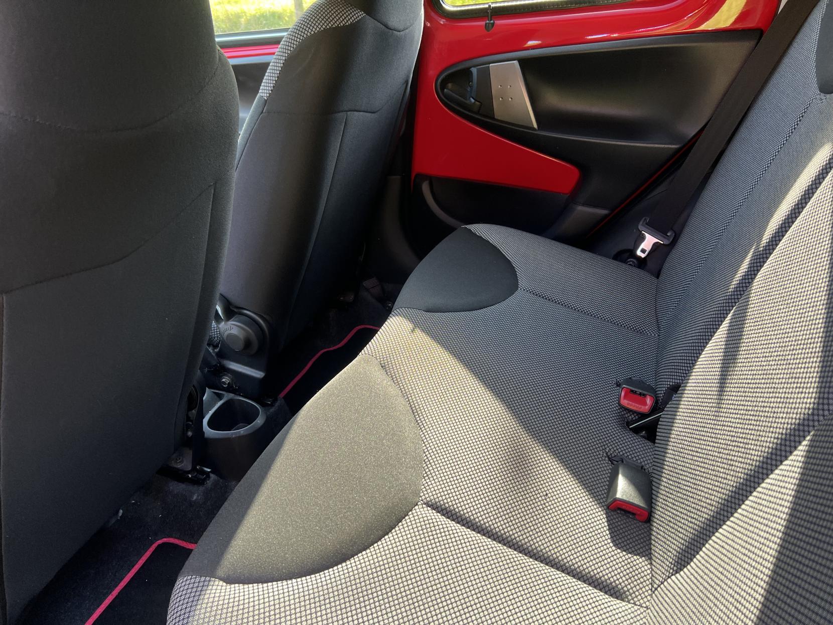 Toyota AYGO 1.0 VVT-i Move Hatchback 5dr Petrol Manual Euro 5 (68 ps)