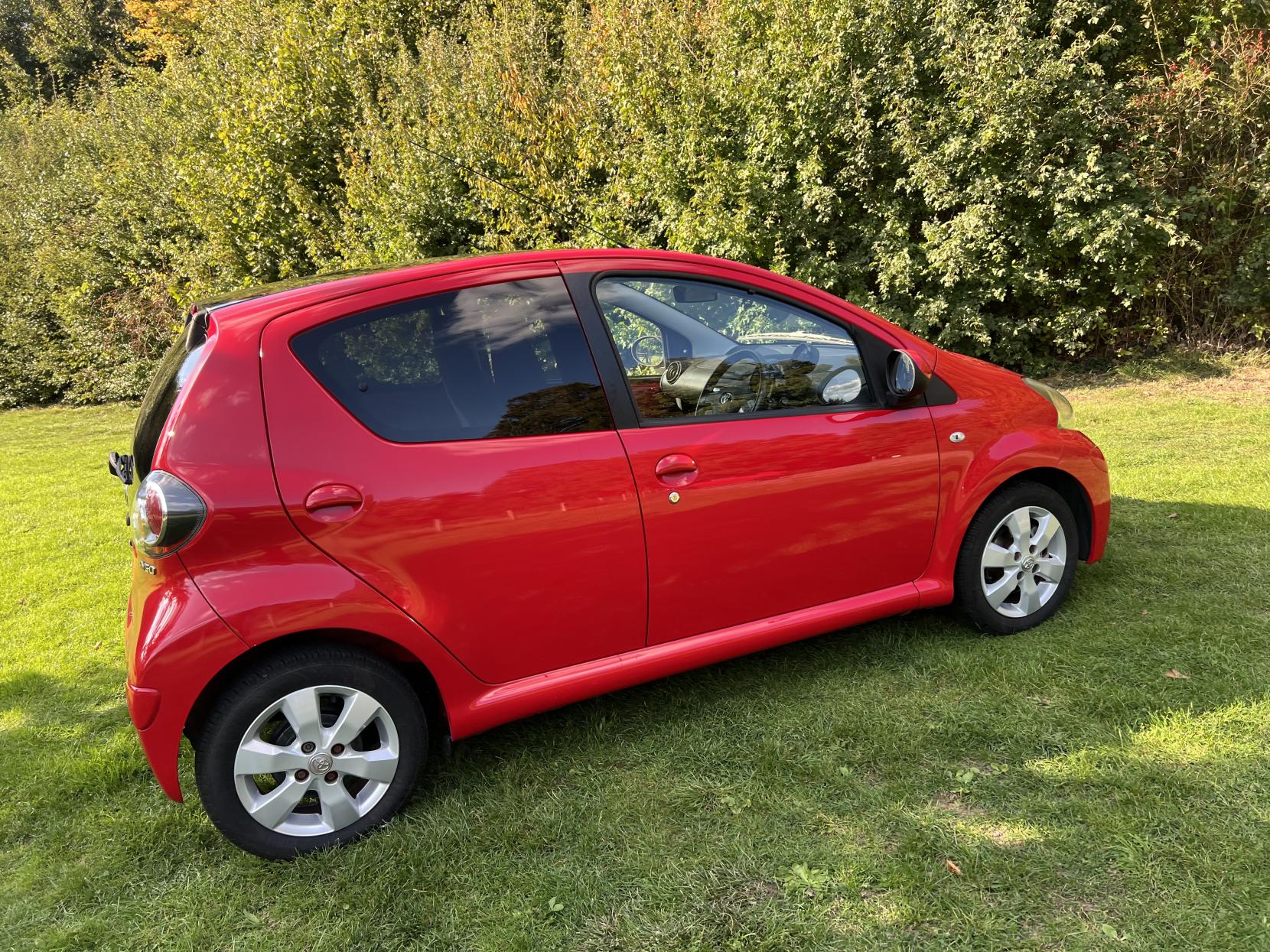 Toyota AYGO 1.0 VVT-i Move Hatchback 5dr Petrol Manual Euro 5 (68 ps)