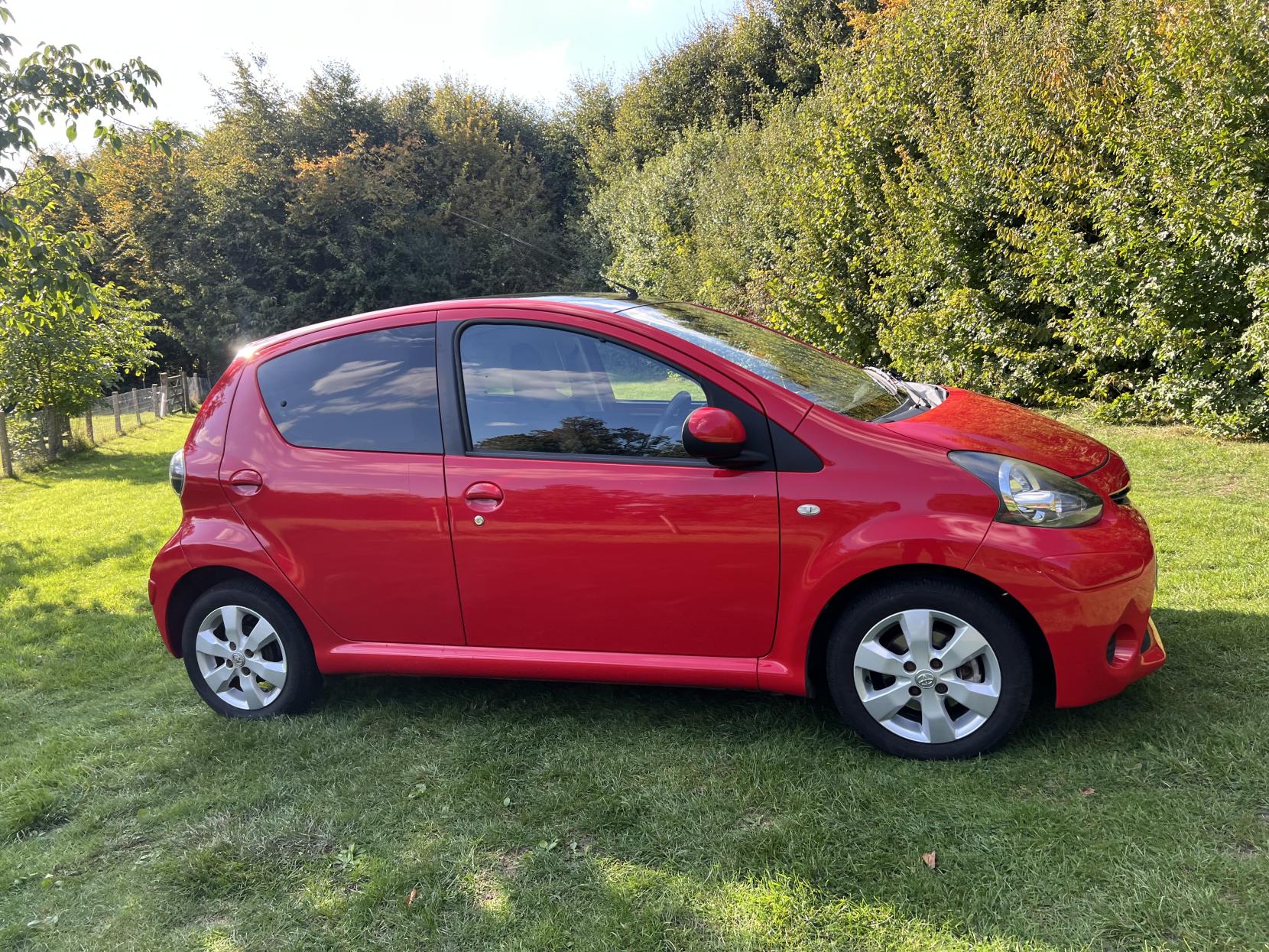 Toyota AYGO 1.0 VVT-i Move Hatchback 5dr Petrol Manual Euro 5 (68 ps)