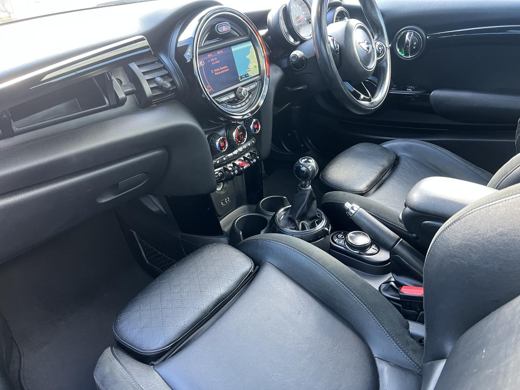 MINI Hatch 2.0 Cooper S Hatchback 3dr Petrol Manual Euro 6 (s/s) (192 ps)