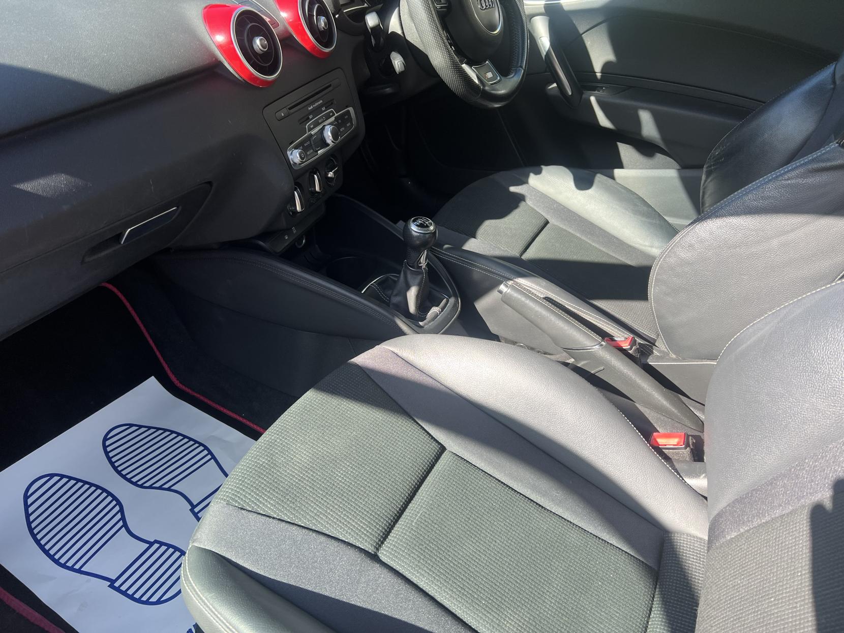 Audi A1 1.4 TFSI S line Style Edition Hatchback 3dr Petrol Manual Euro 5 (s/s) (122 ps)