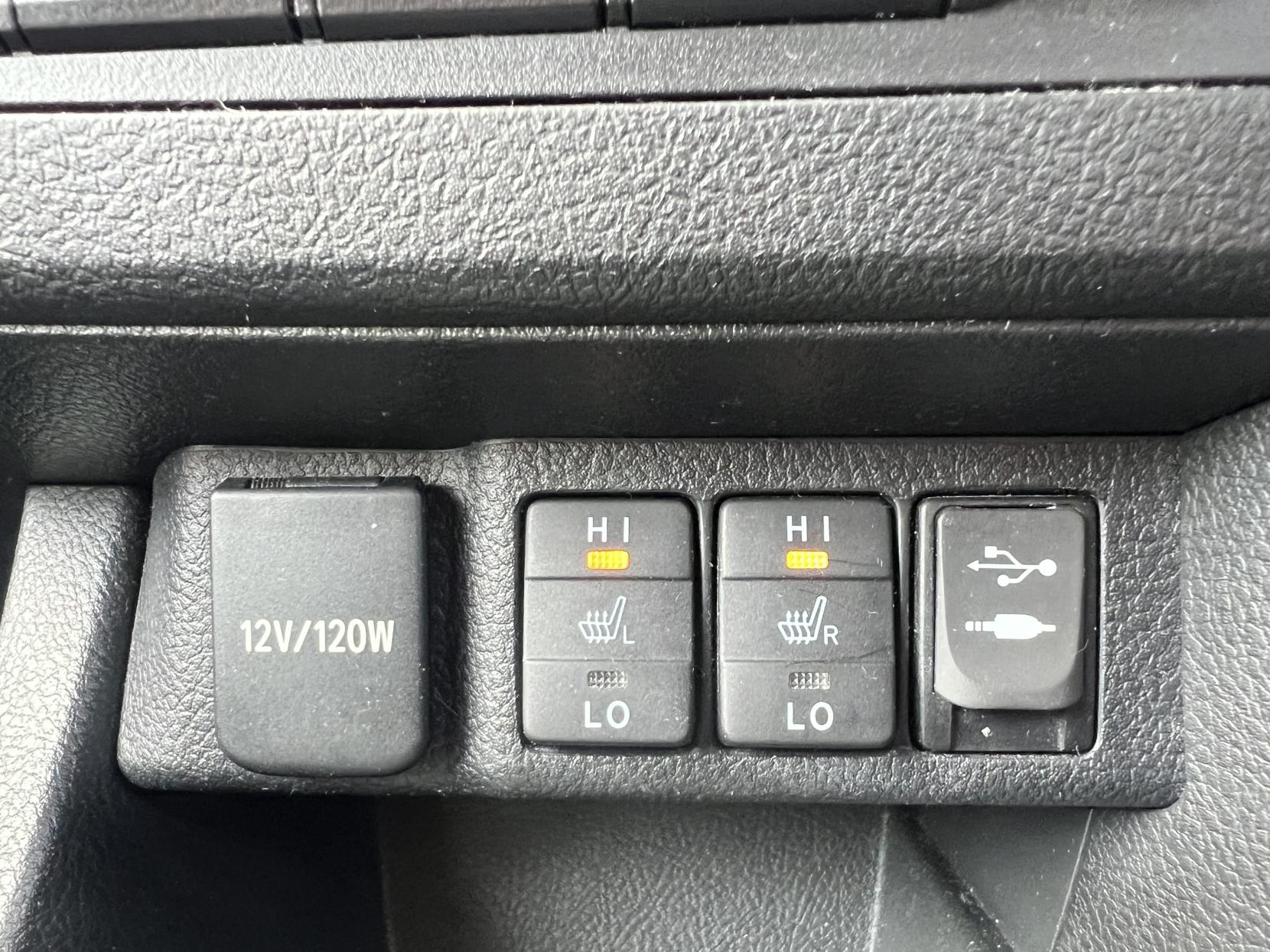 Toyota Auris 1.6 V-Matic Icon Plus Hatchback 5dr Petrol Manual Euro 5 (132 ps)