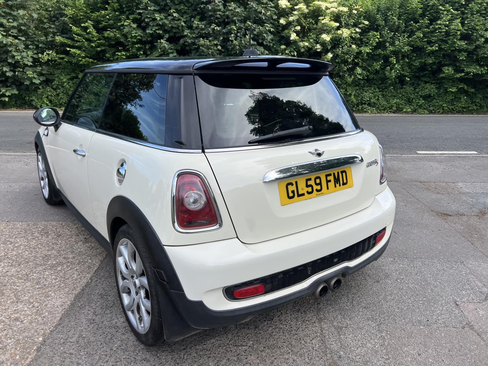 MINI Hatch 1.6 Cooper S Hatchback 3dr Petrol Manual Euro 5 (175 ps)