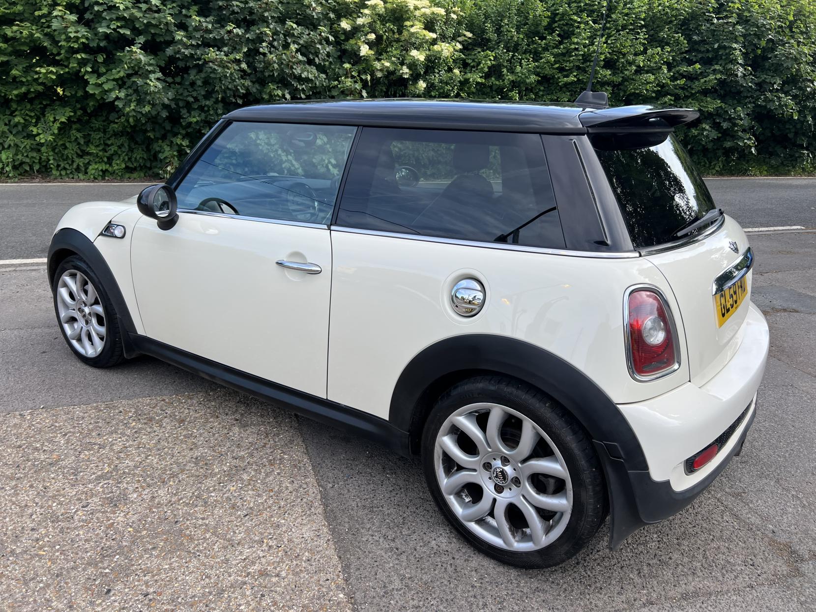 MINI Hatch 1.6 Cooper S Hatchback 3dr Petrol Manual Euro 5 (175 ps)