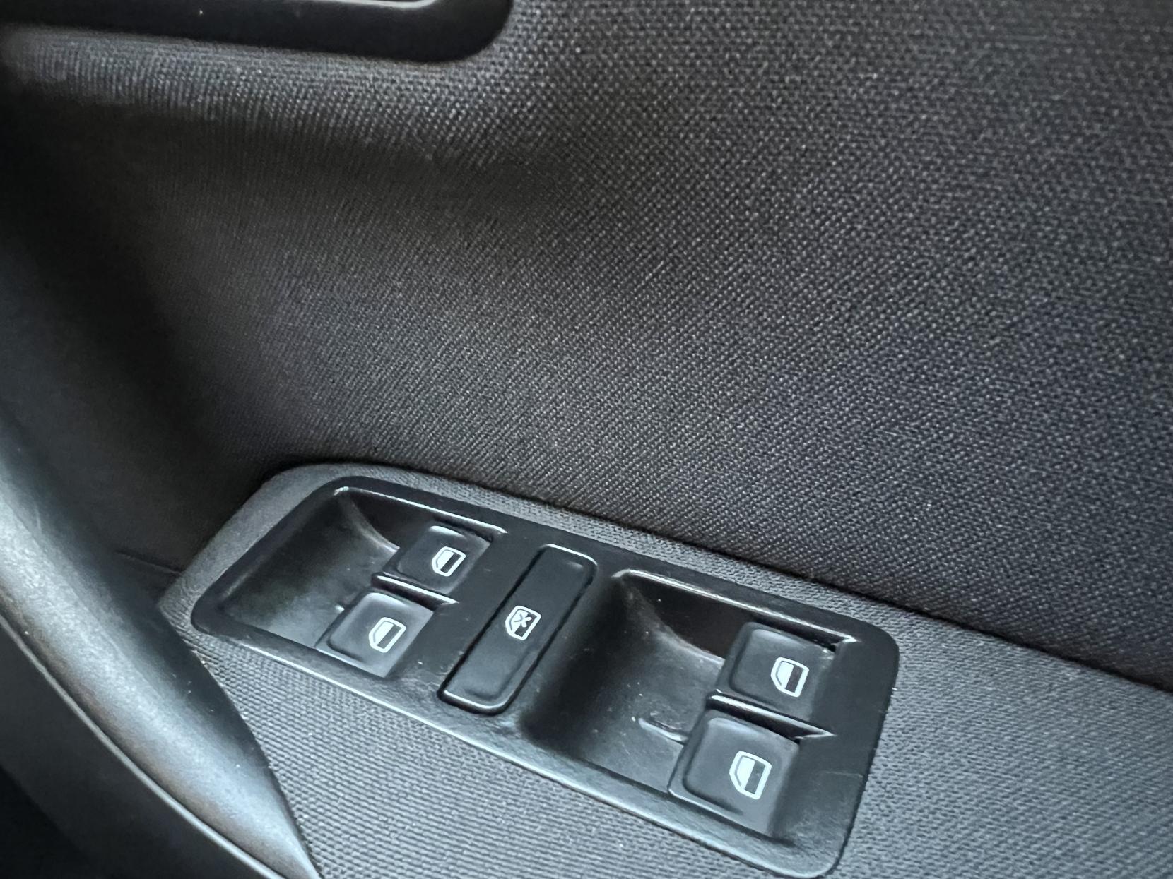 Volkswagen Polo 1.0 BlueMotion Tech SE Hatchback 5dr Petrol Manual Euro 6 (s/s) (60 ps)