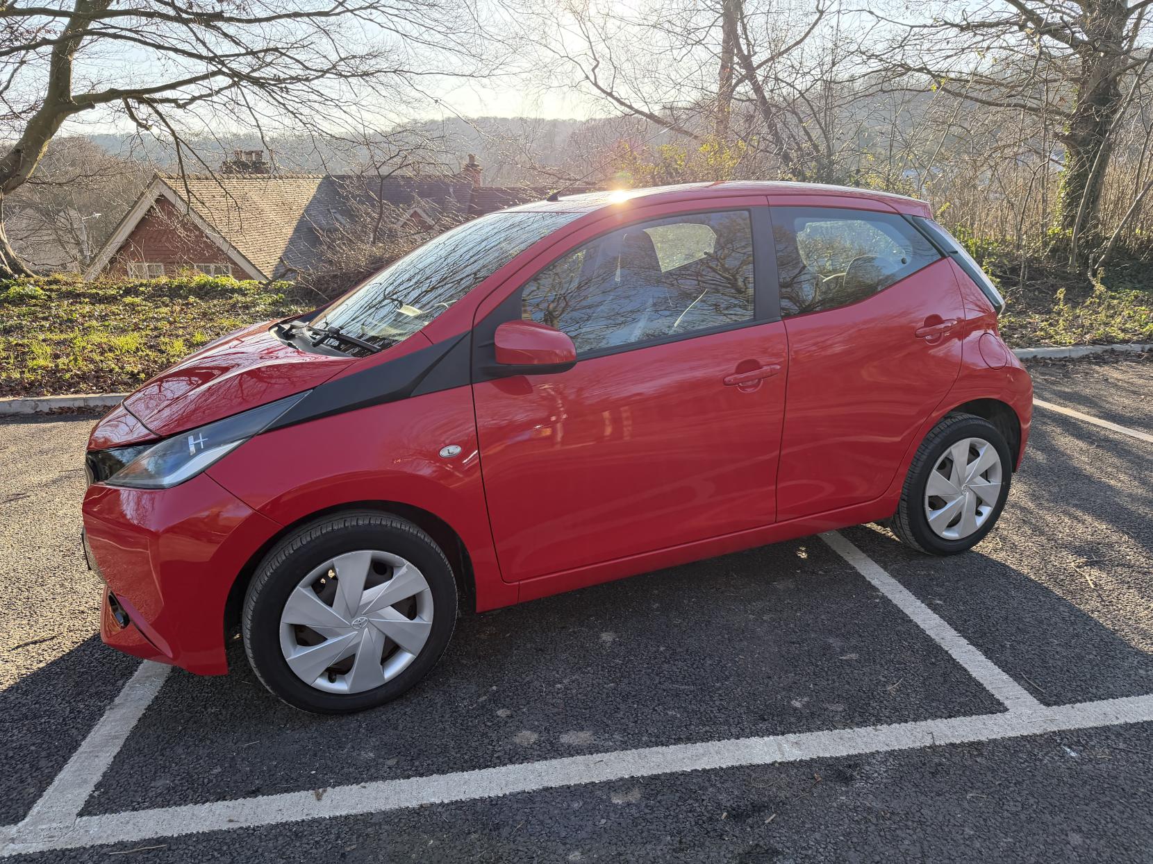 Toyota AYGO 1.0 VVT-i x-play Hatchback 5dr Petrol Manual Euro 5 Euro 5 (68 ps)