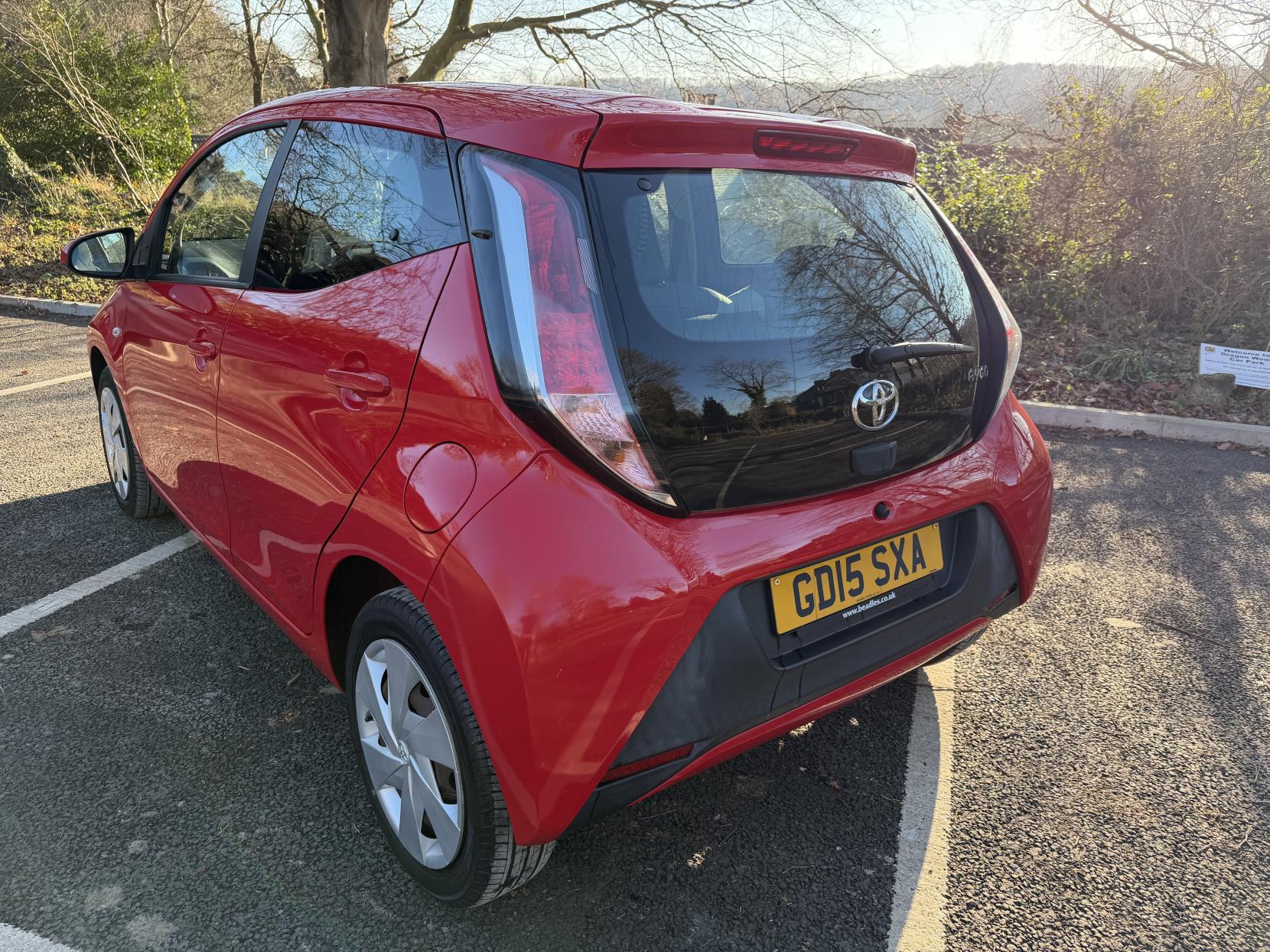 Toyota AYGO 1.0 VVT-i x-play Hatchback 5dr Petrol Manual Euro 5 Euro 5 (68 ps)