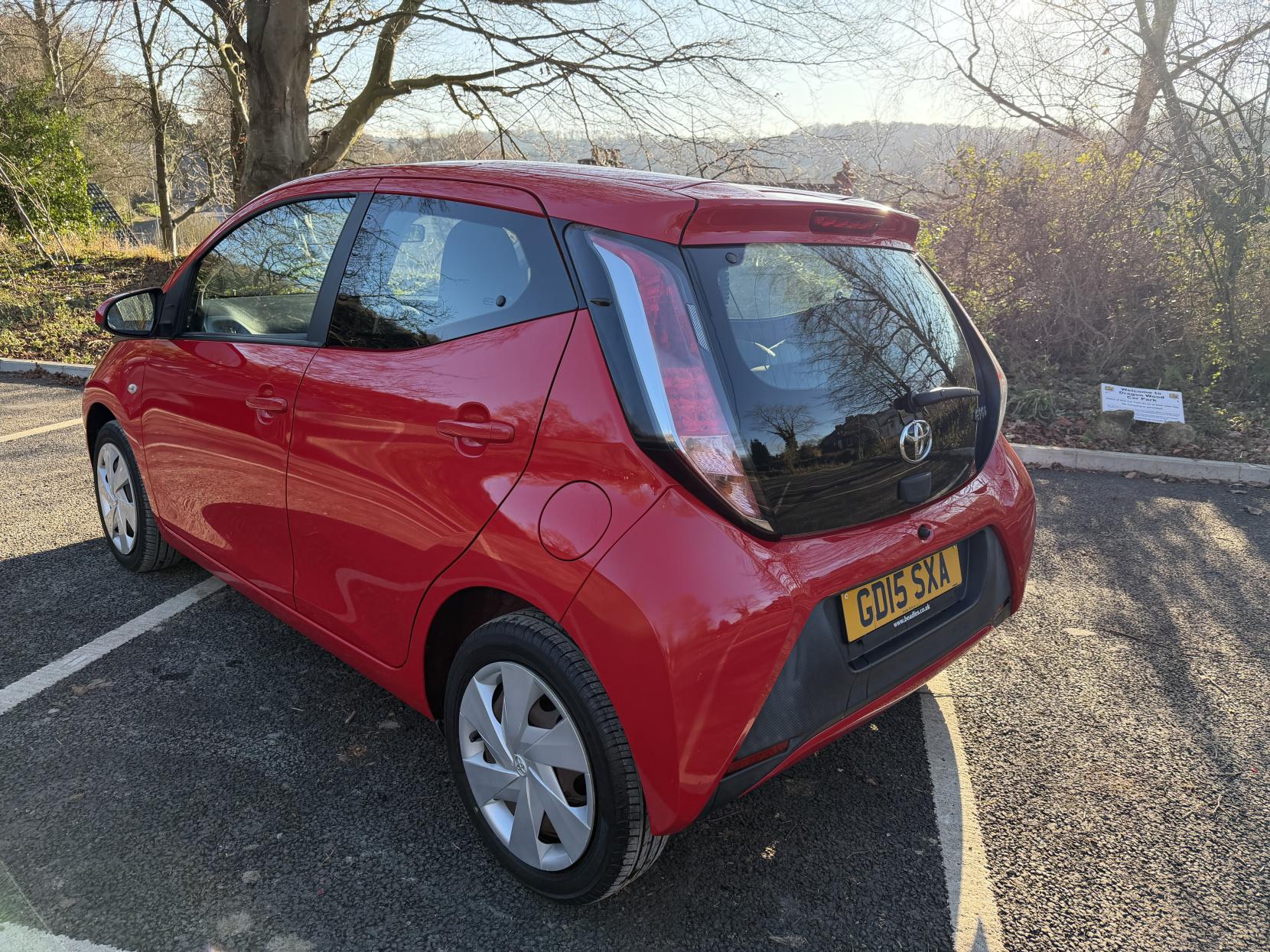 Toyota AYGO 1.0 VVT-i x-play Hatchback 5dr Petrol Manual Euro 5 Euro 5 (68 ps)