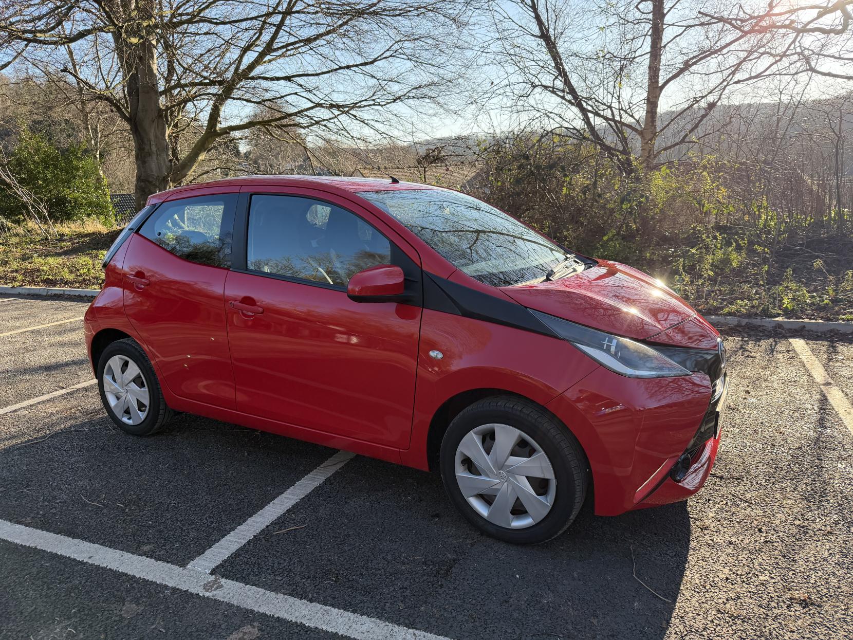 Toyota AYGO 1.0 VVT-i x-play Hatchback 5dr Petrol Manual Euro 5 Euro 5 (68 ps)