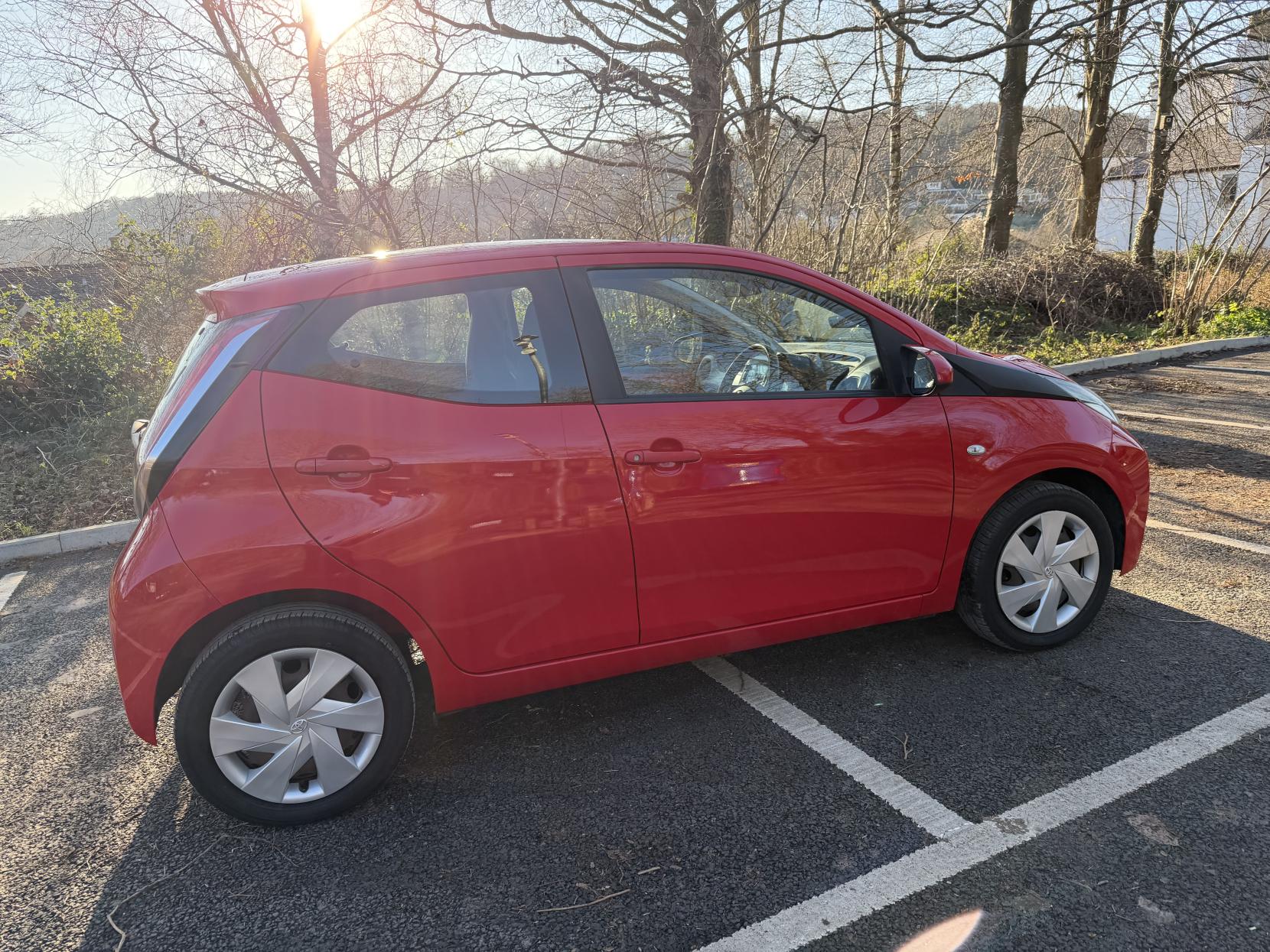 Toyota AYGO 1.0 VVT-i x-play Hatchback 5dr Petrol Manual Euro 5 Euro 5 (68 ps)