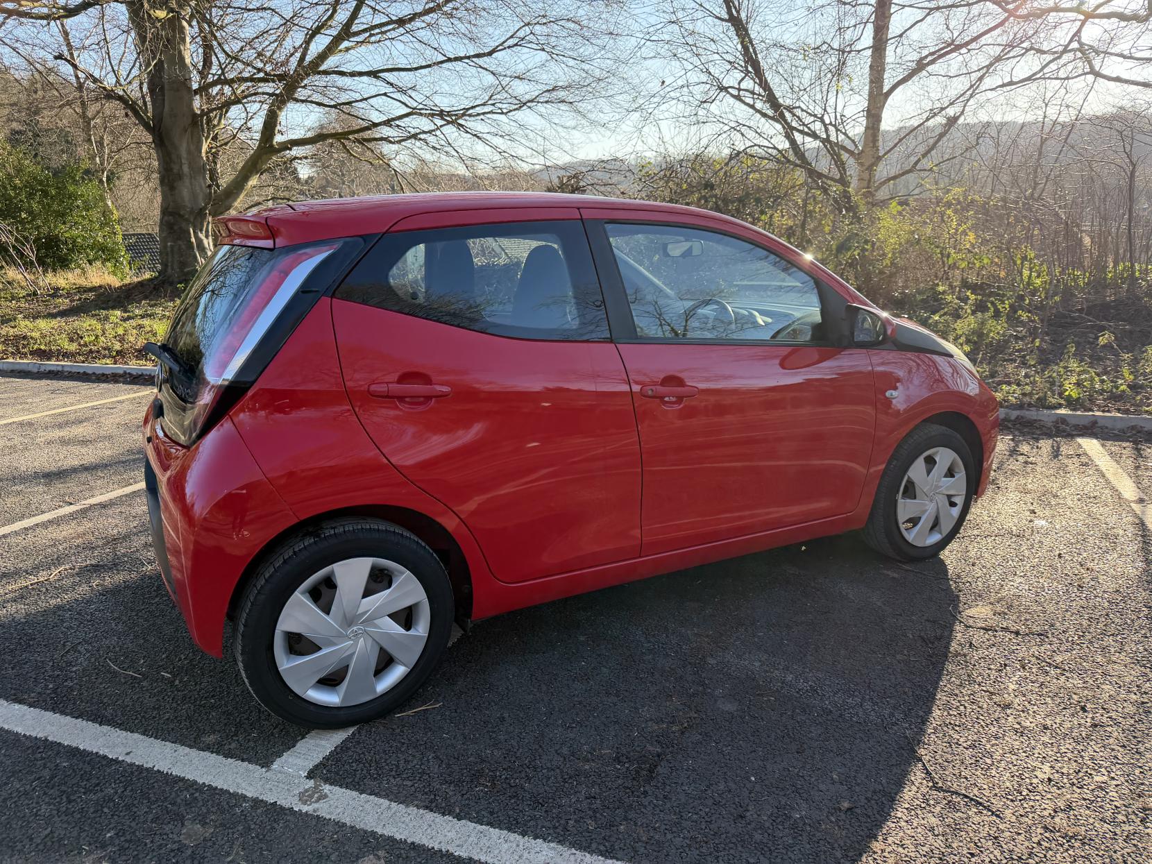 Toyota AYGO 1.0 VVT-i x-play Hatchback 5dr Petrol Manual Euro 5 Euro 5 (68 ps)