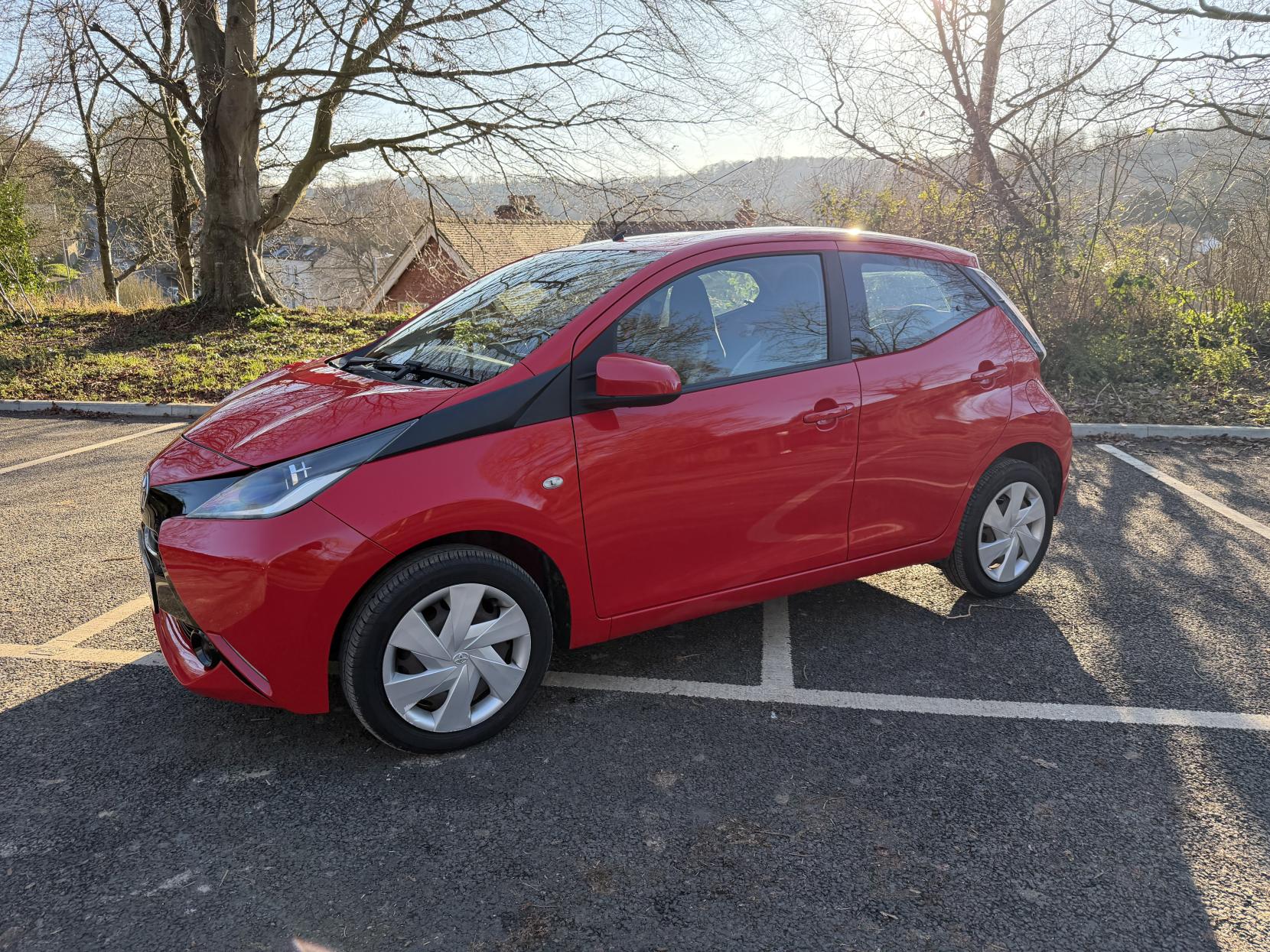 Toyota AYGO 1.0 VVT-i x-play Hatchback 5dr Petrol Manual Euro 5 Euro 5 (68 ps)