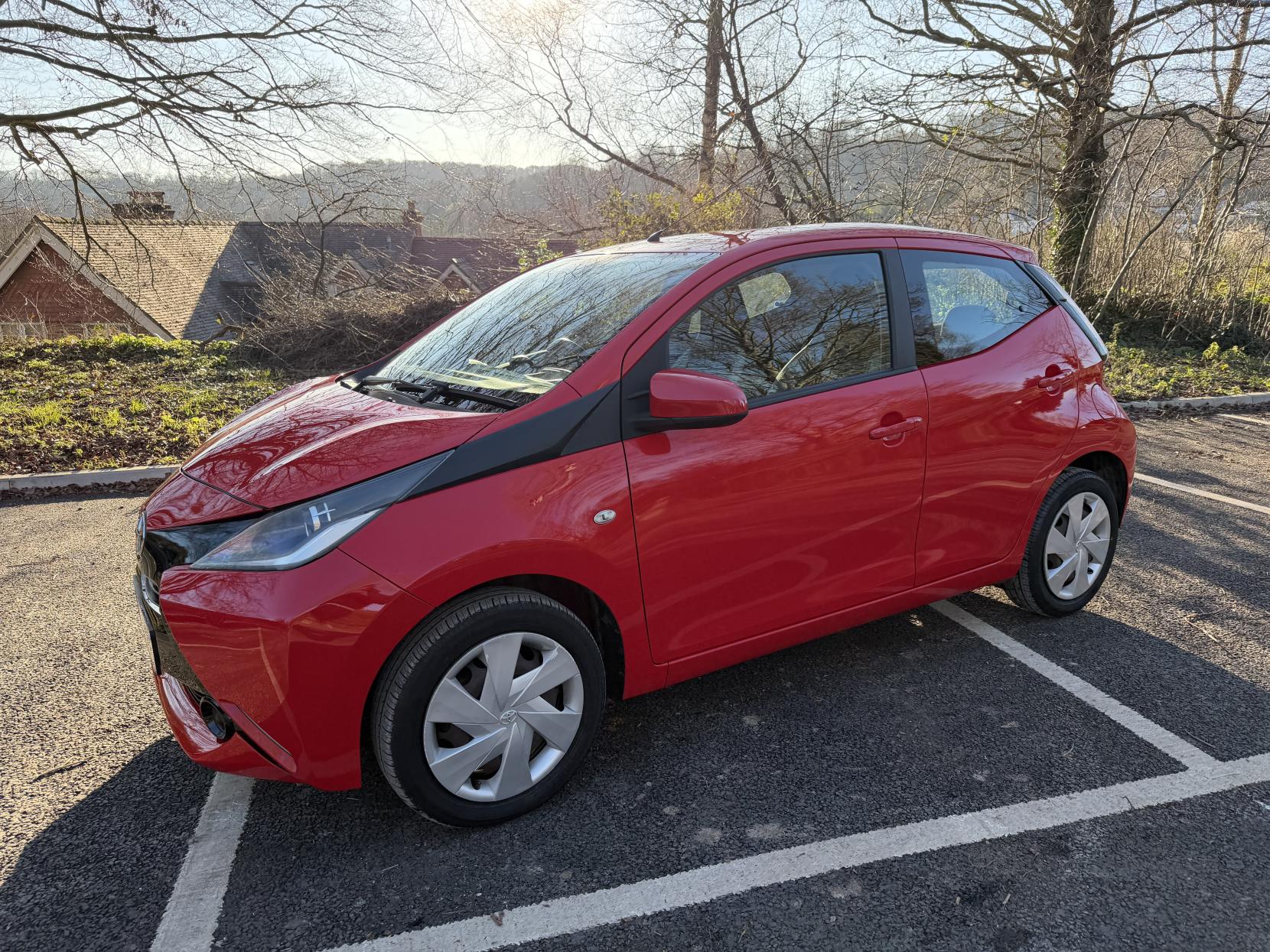 Toyota AYGO 1.0 VVT-i x-play Hatchback 5dr Petrol Manual Euro 5 Euro 5 (68 ps)