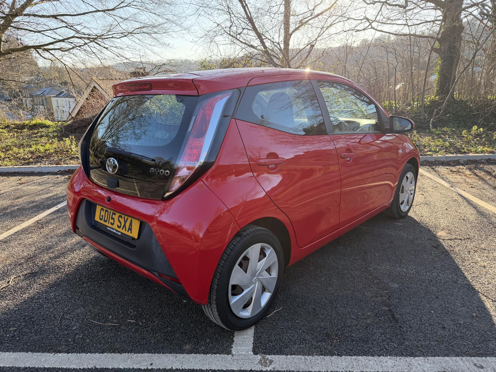 Toyota AYGO 1.0 VVT-i x-play Hatchback 5dr Petrol Manual Euro 5 Euro 5 (68 ps)