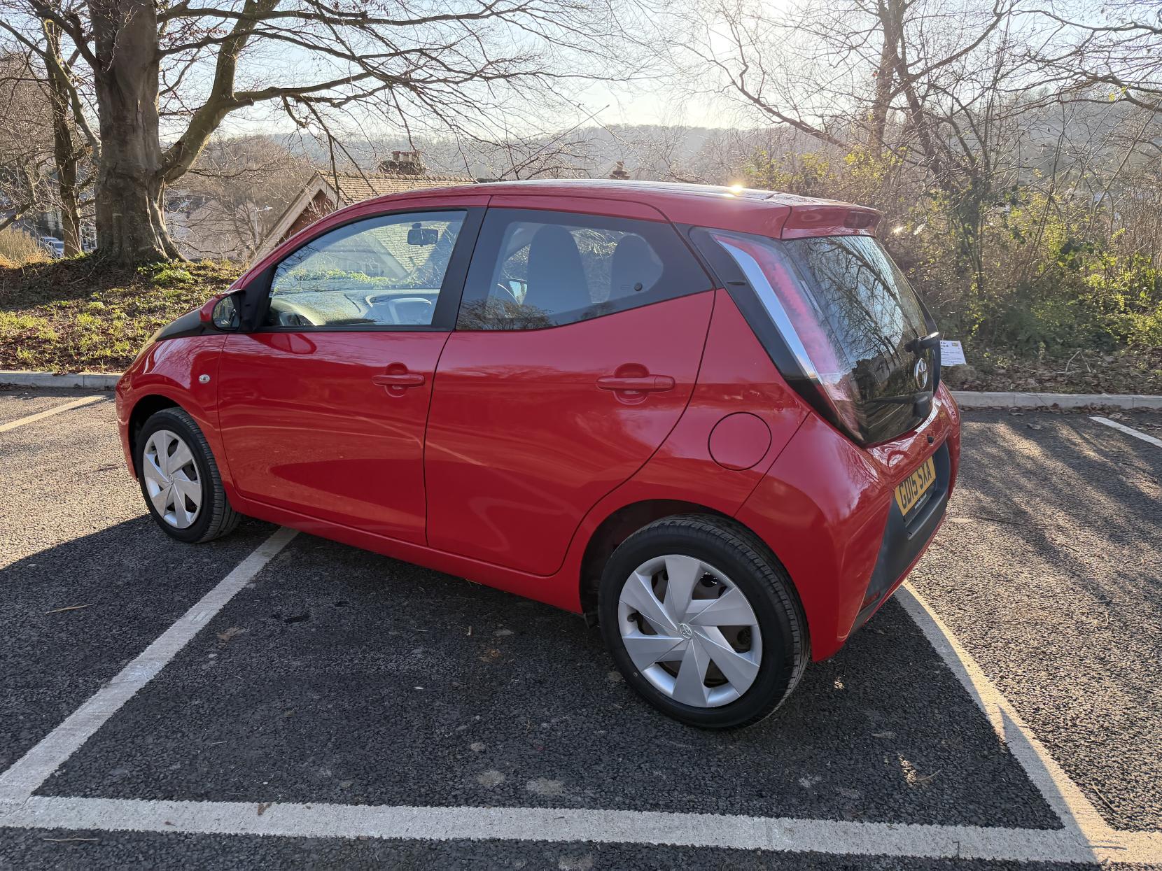 Toyota AYGO 1.0 VVT-i x-play Hatchback 5dr Petrol Manual Euro 5 Euro 5 (68 ps)