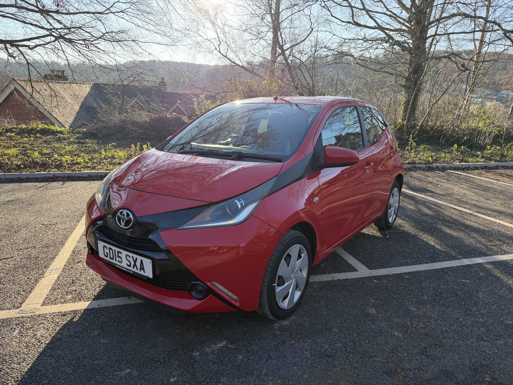 Toyota AYGO 1.0 VVT-i x-play Hatchback 5dr Petrol Manual Euro 5 Euro 5 (68 ps)
